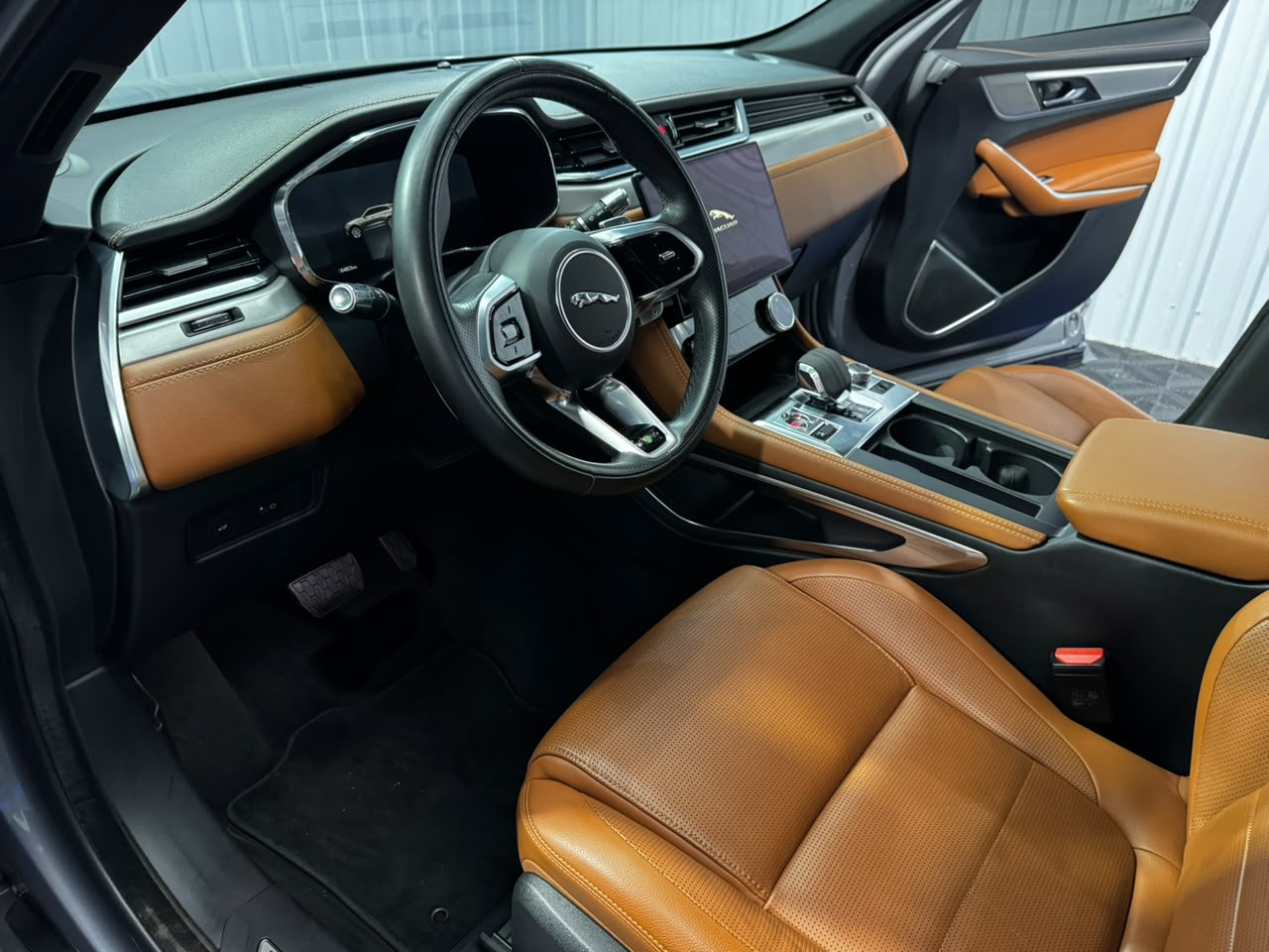 Jaguar F-Pace 3.0 Awd R Dynamic S 340cv Aut. - foto 11