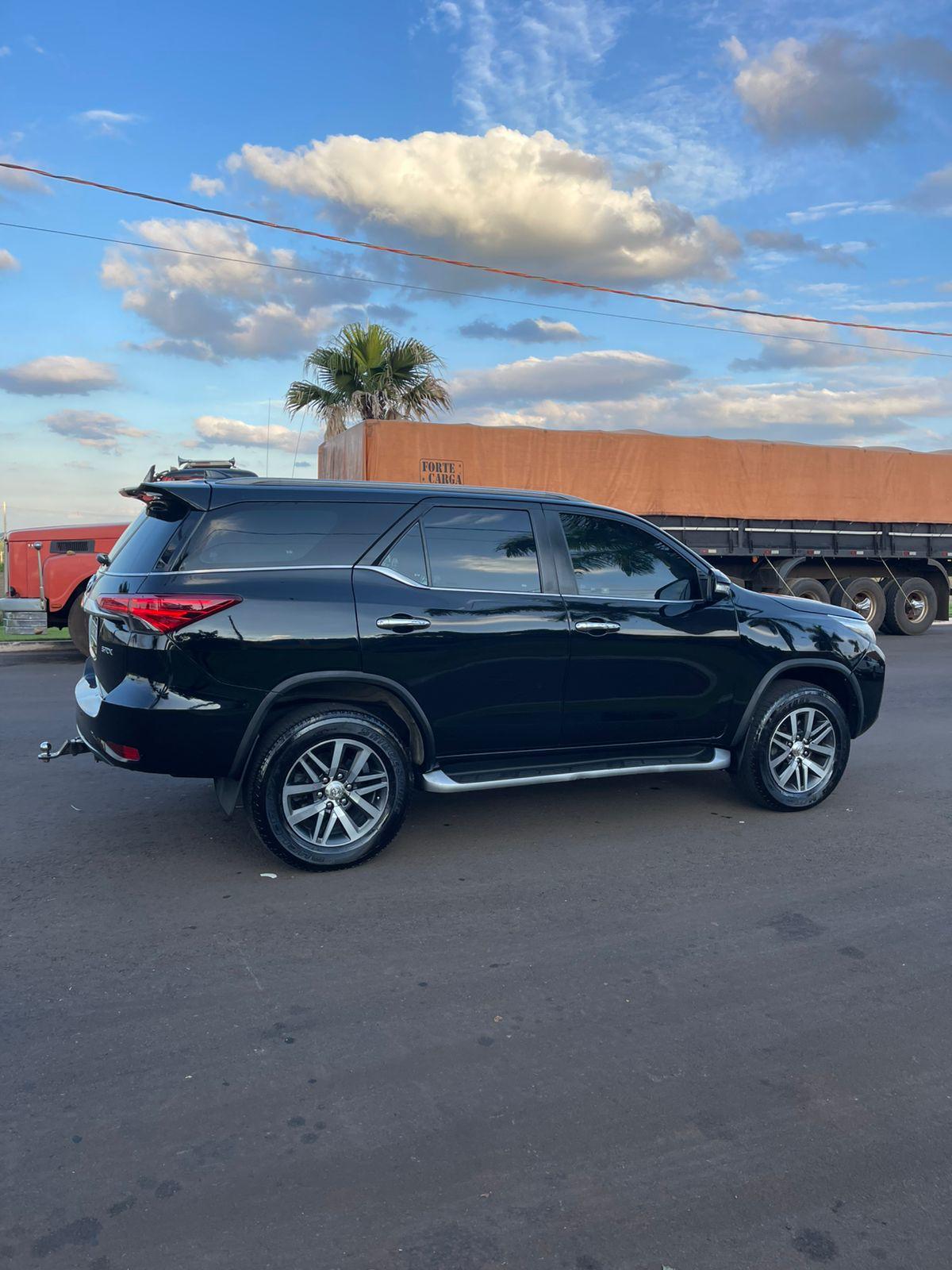 Toyota Hilux Srx 4X4 2.8 TDI 16V Dies. Aut. - foto 5