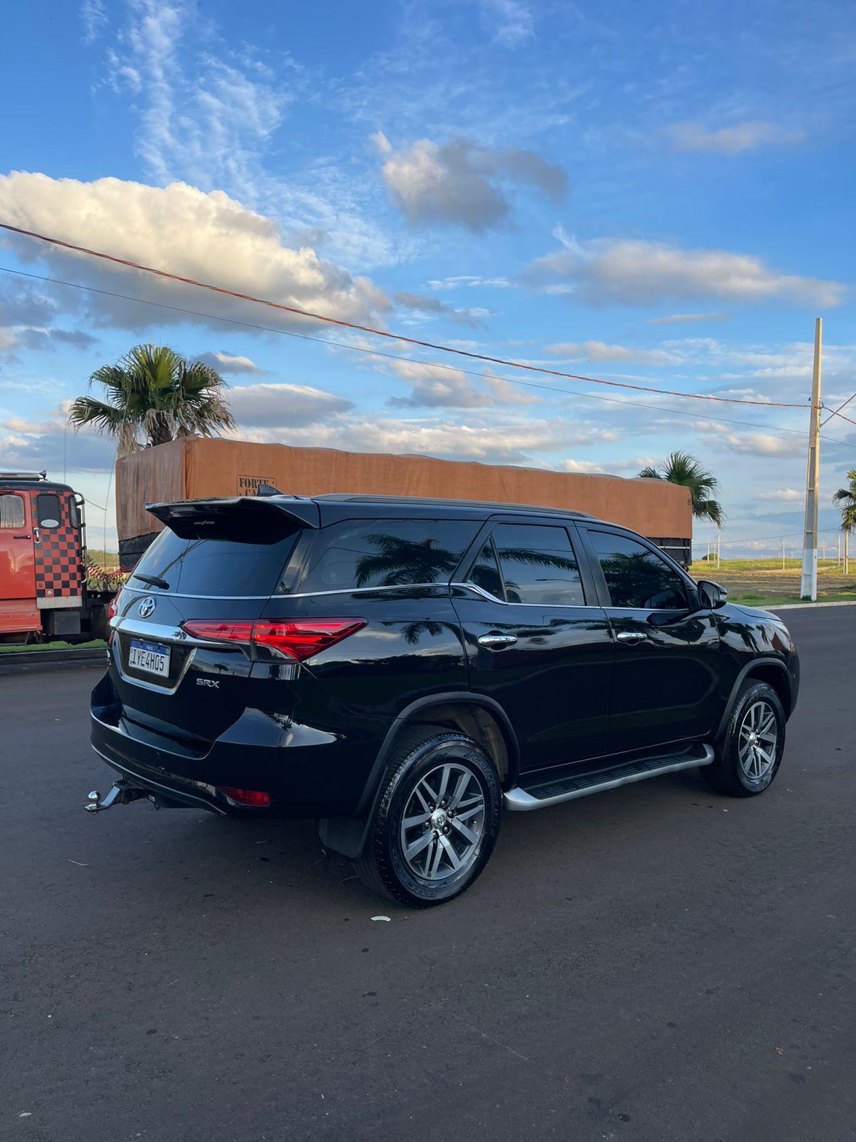 Toyota Hilux Srx 4X4 2.8 TDI 16V Dies. Aut. - foto 8