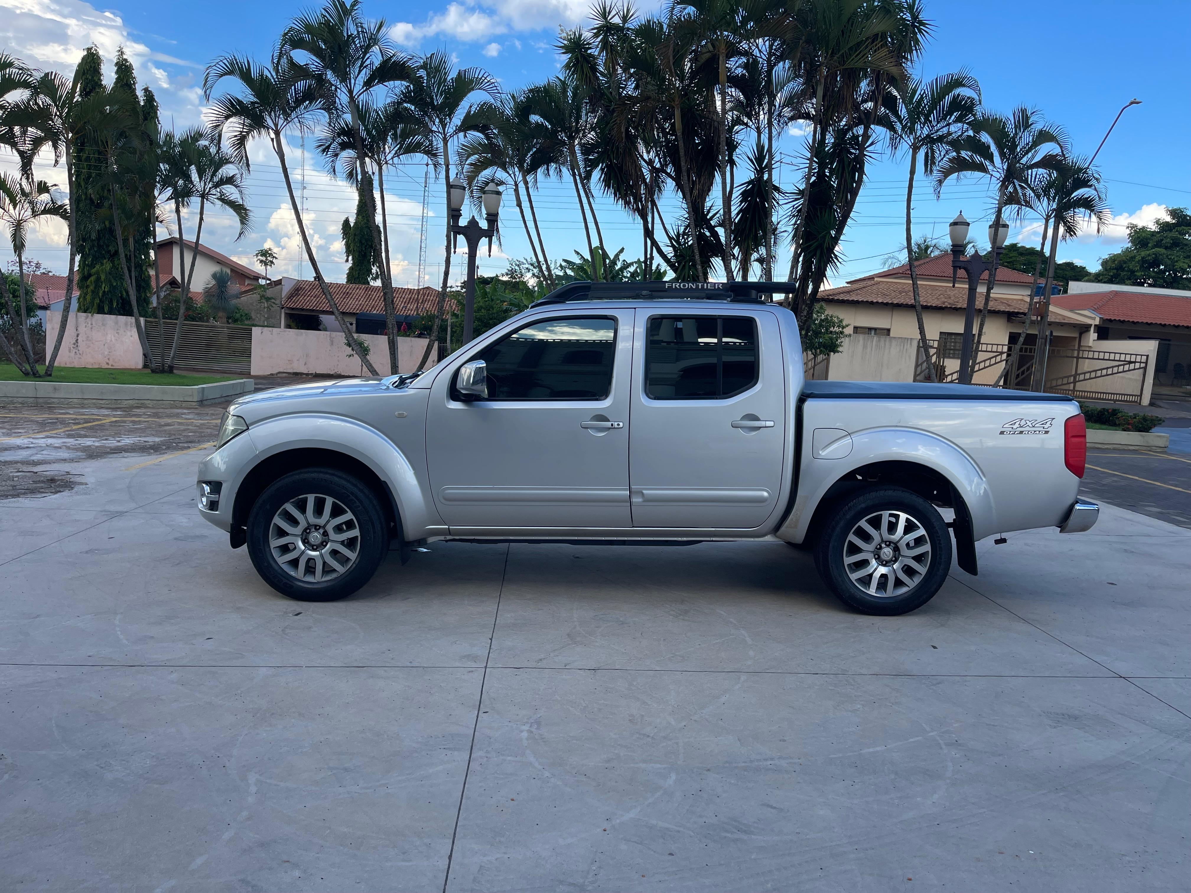 Nissan Frontier Sl Cd 4X4 2.5tb Diesel Automático - foto 2