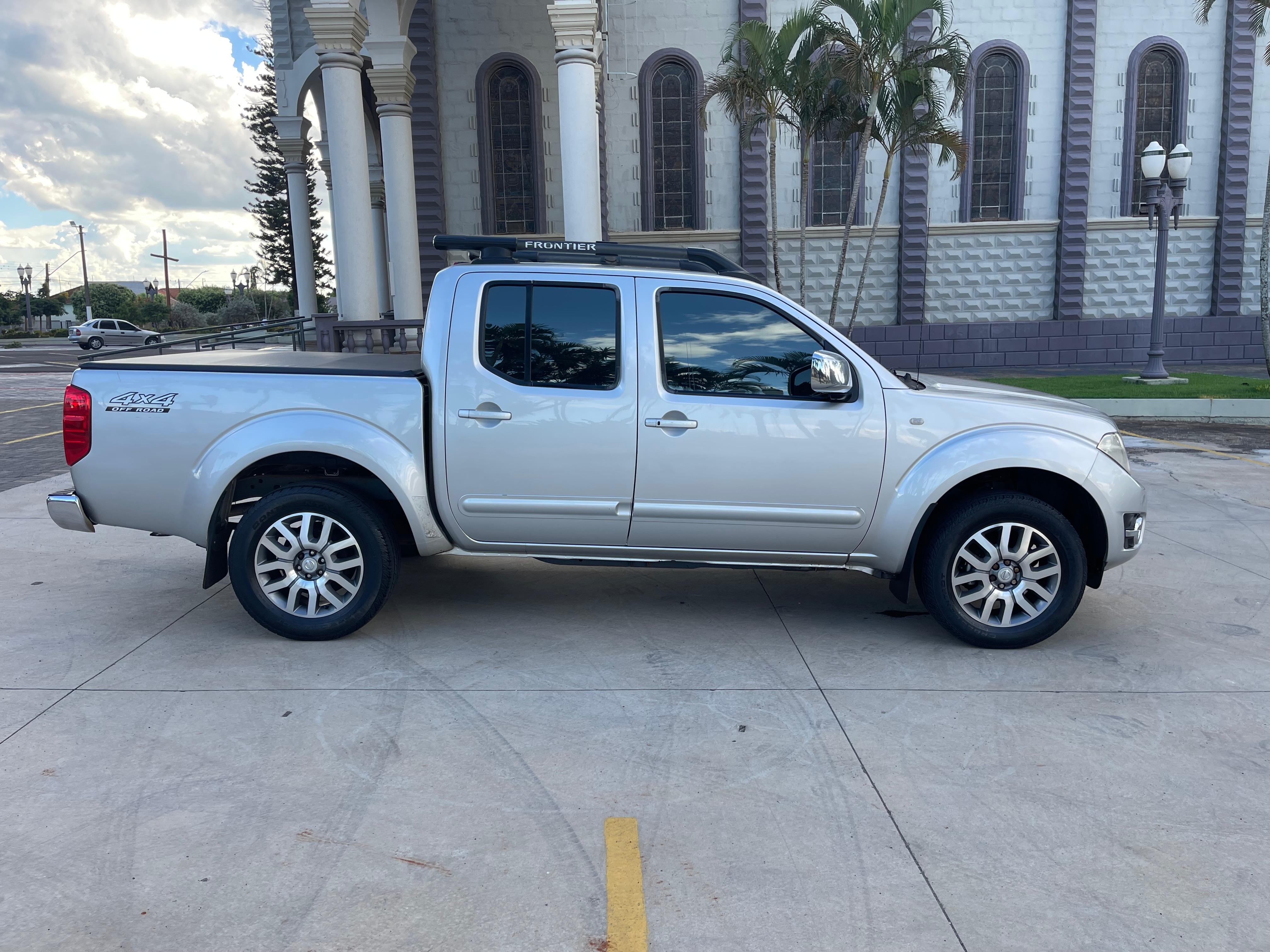 Nissan Frontier Sl Cd 4X4 2.5tb Diesel Automático - foto 6
