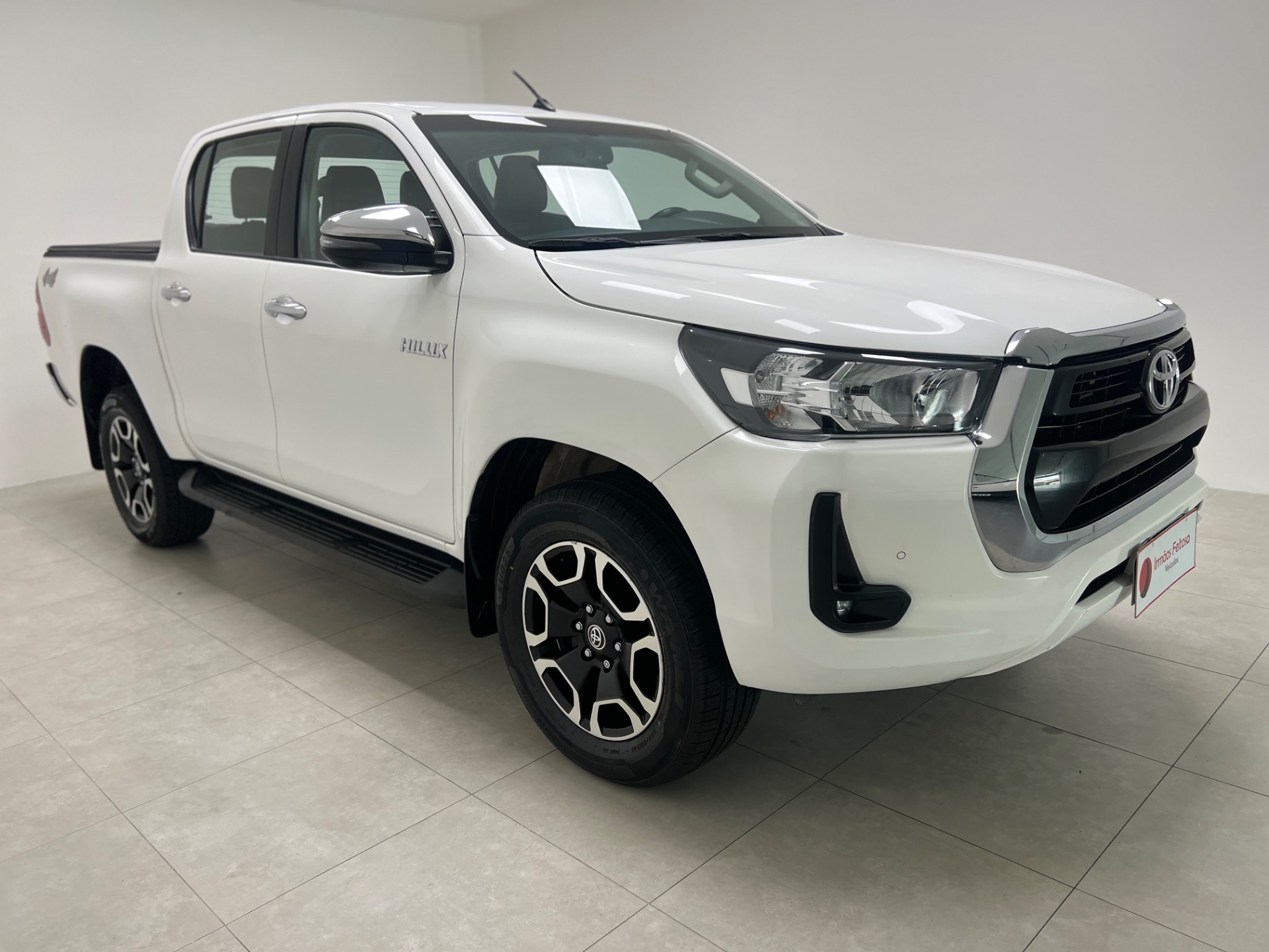 Toyota Hilux Cd Srv 4X4 2.8 TDI Diesel Aut. - foto 2