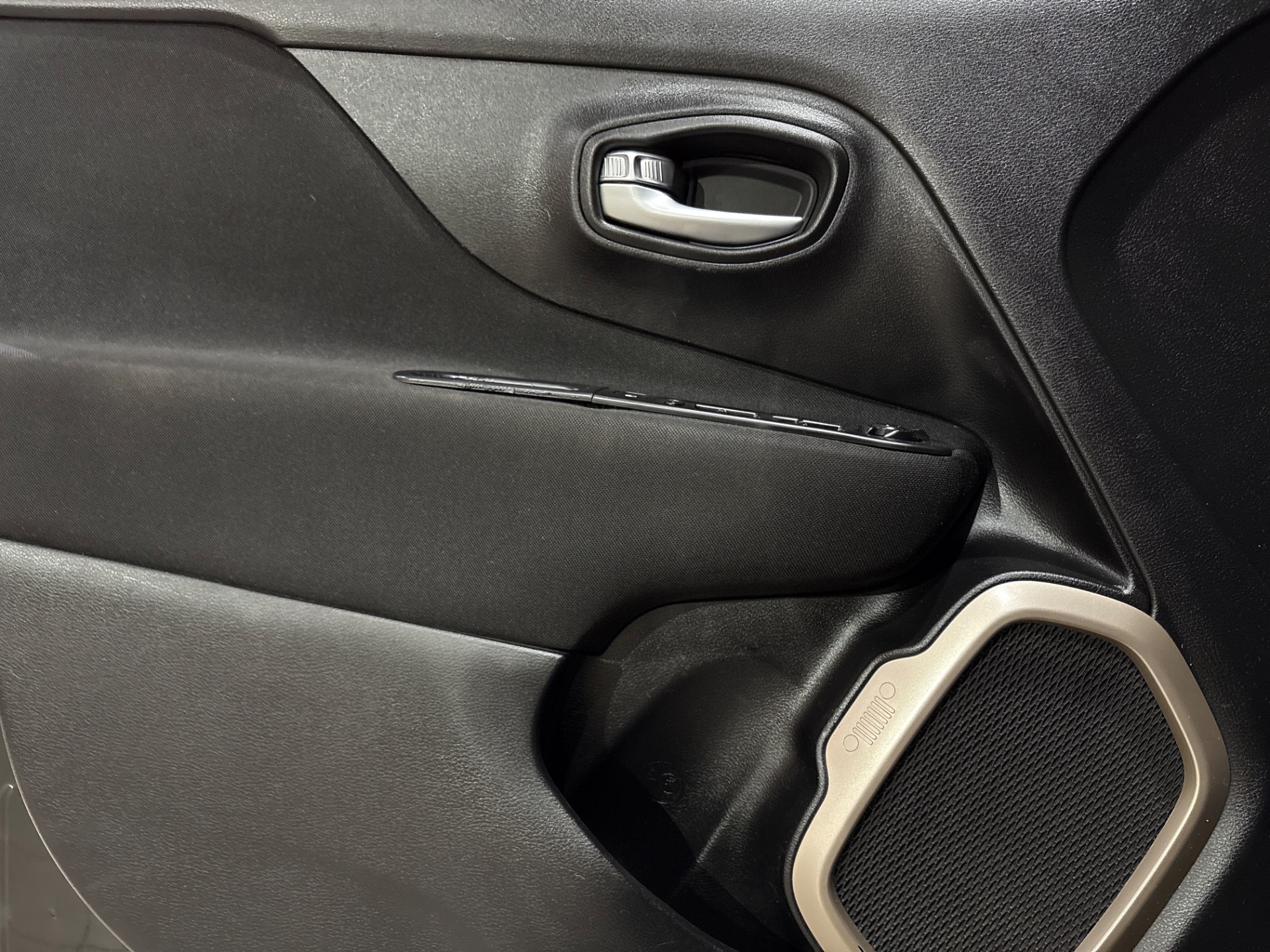 Jeep Renegade 1.8 4X2 Flex 16V Aut. - foto 9