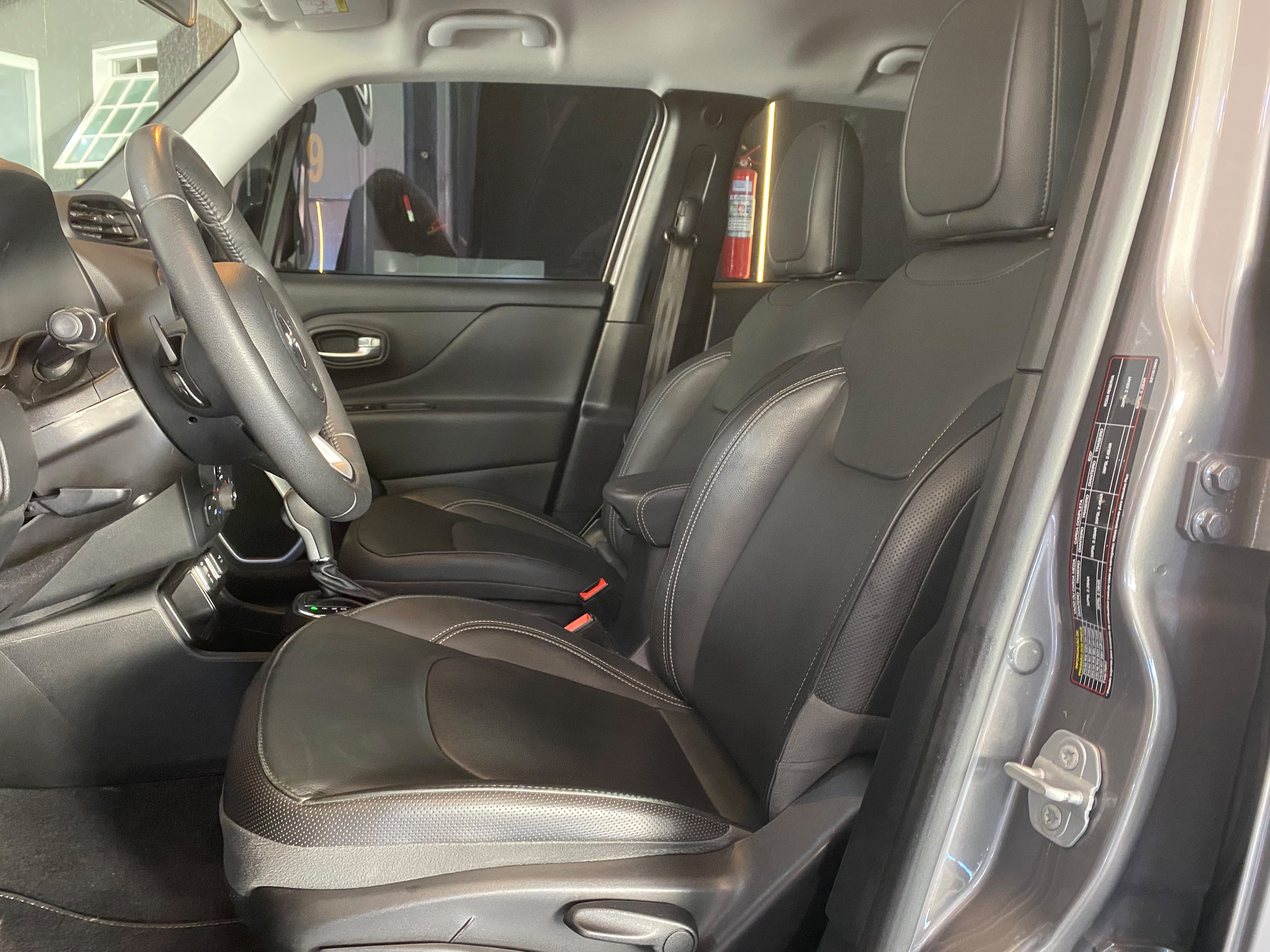 Jeep Renegade Longitude 1.8 4X2 Flex 16V Aut. - foto 17