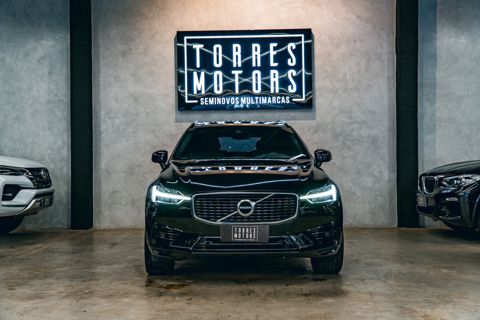 Volvo XC60 6.0 T 8 R Design 2.0 (híbrido) - foto 2