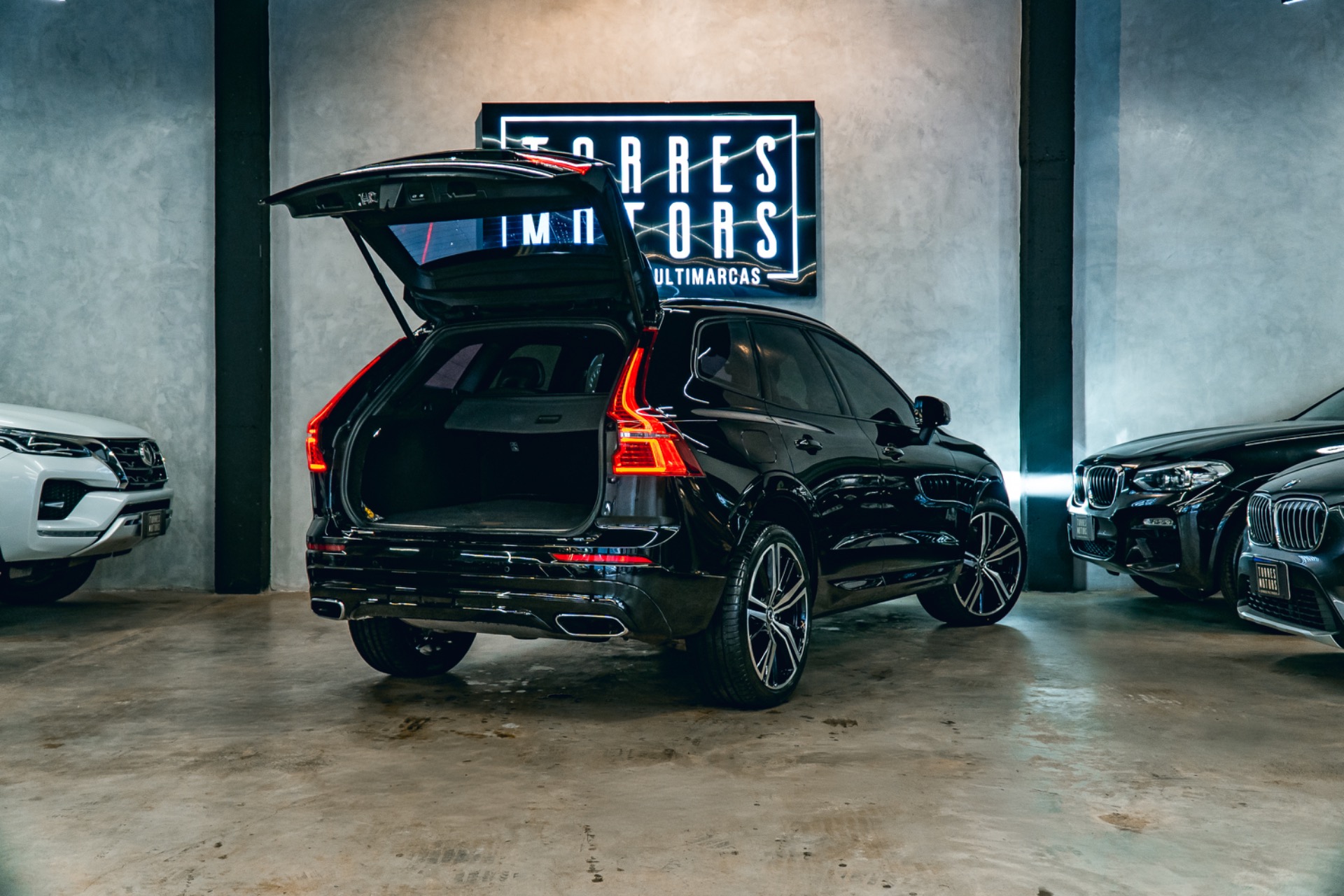 Volvo XC60 6.0 T 8 R Design 2.0 (híbrido) - foto 5