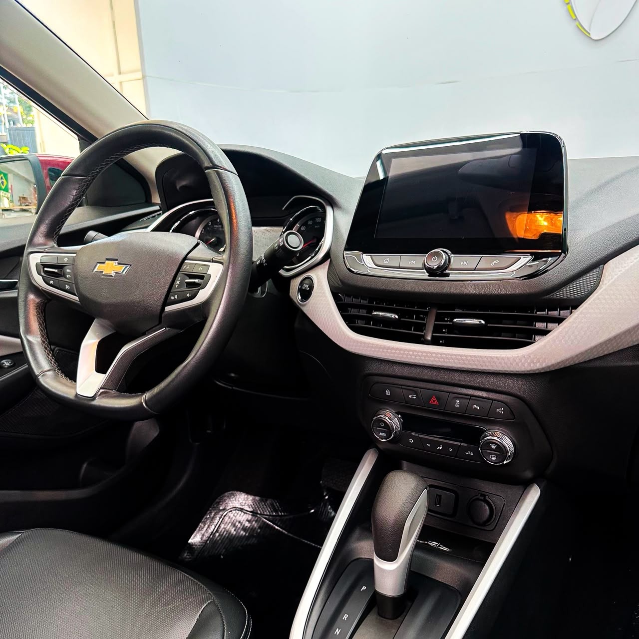 Chevrolet Onix Hatch Prem. 1.0 12V Tb Flex 5P Aut. - foto 10