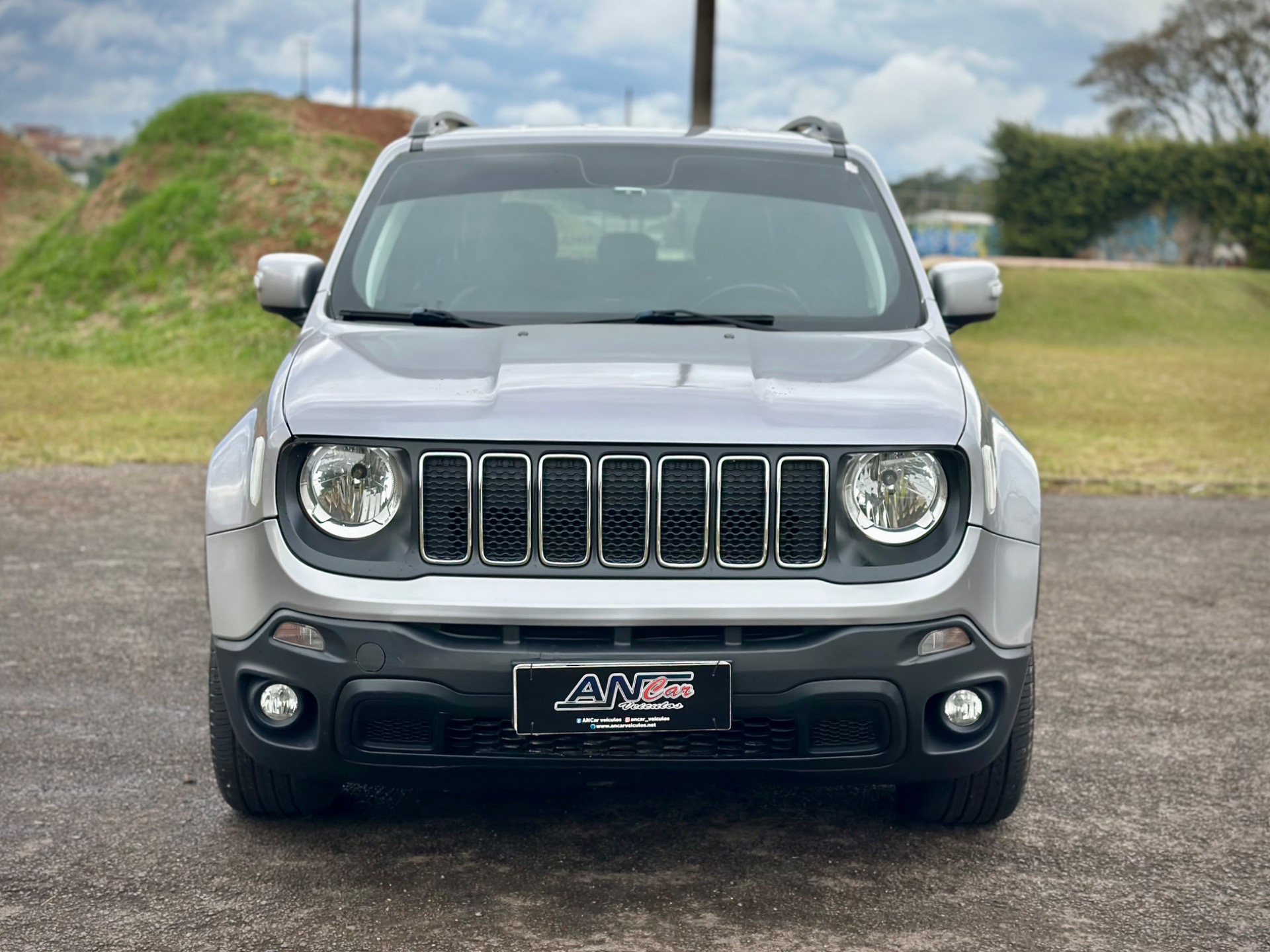 Jeep Renegade Longitude 1.8 4X2 Flex 16V Aut. - foto 2