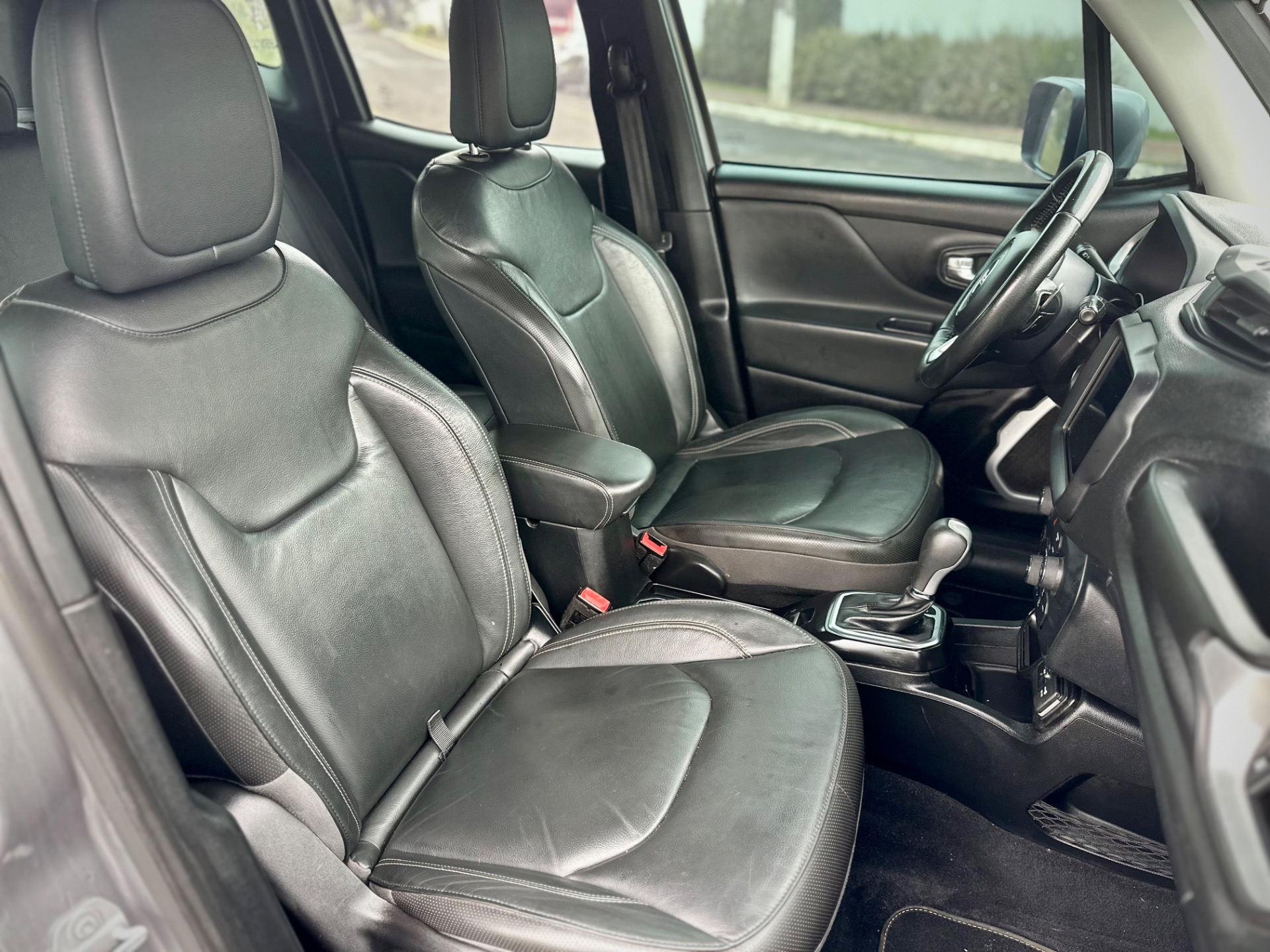 Jeep Renegade Longitude 1.8 4X2 Flex 16V Aut. - foto 8