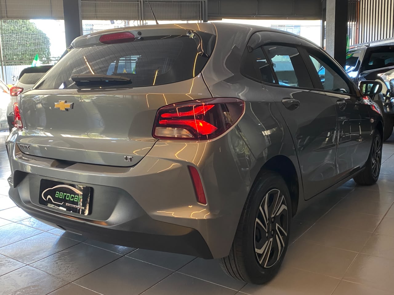 Chevrolet Onix Hatch LT 1.0 12V Flex 5P Mec. - foto 4