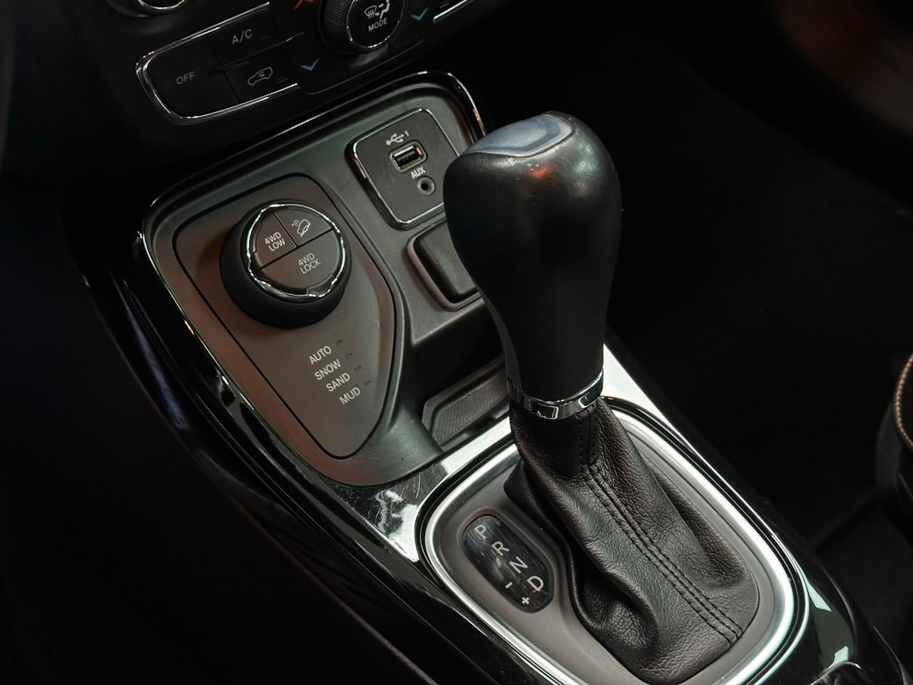 Jeep Compass Limited 2.0 4X4 Diesel 16V Aut. - foto 9