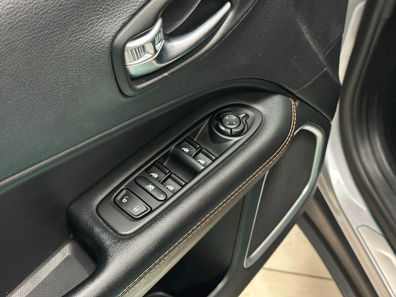 Jeep Compass Limited 2.0 4X4 Diesel 16V Aut. - foto 11