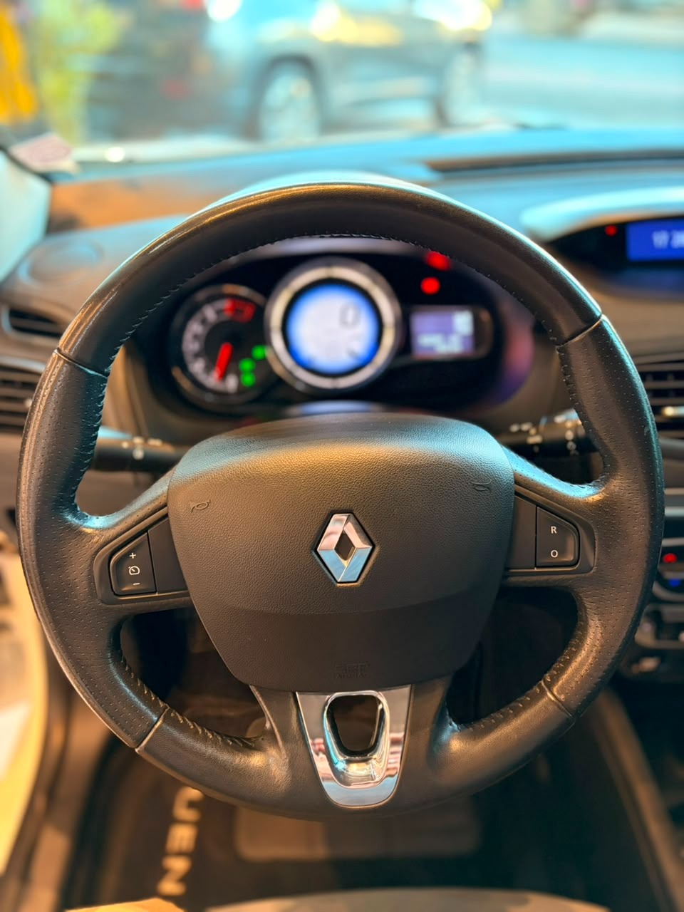 Renault FLUENCE Sed. Dynamique 2.0 16V Flex Aut. - foto 18
