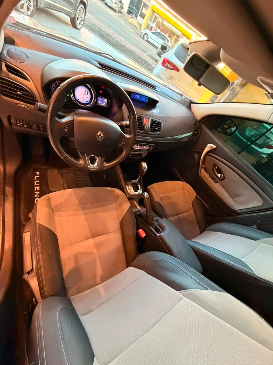 Renault FLUENCE Sed. Dynamique 2.0 16V Flex Aut. - foto 12