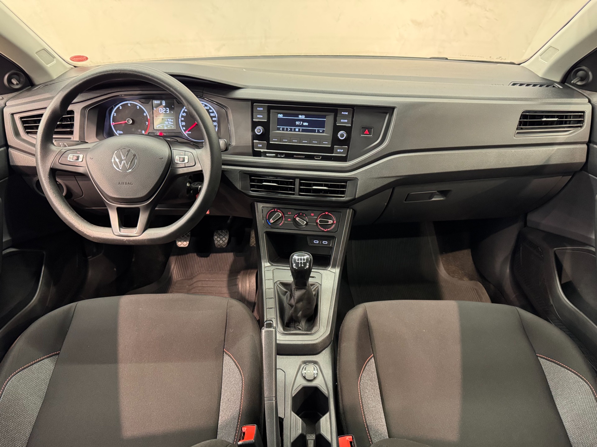 Volkswagen Polo Track 1.0 Flex 12V 5P - foto 7