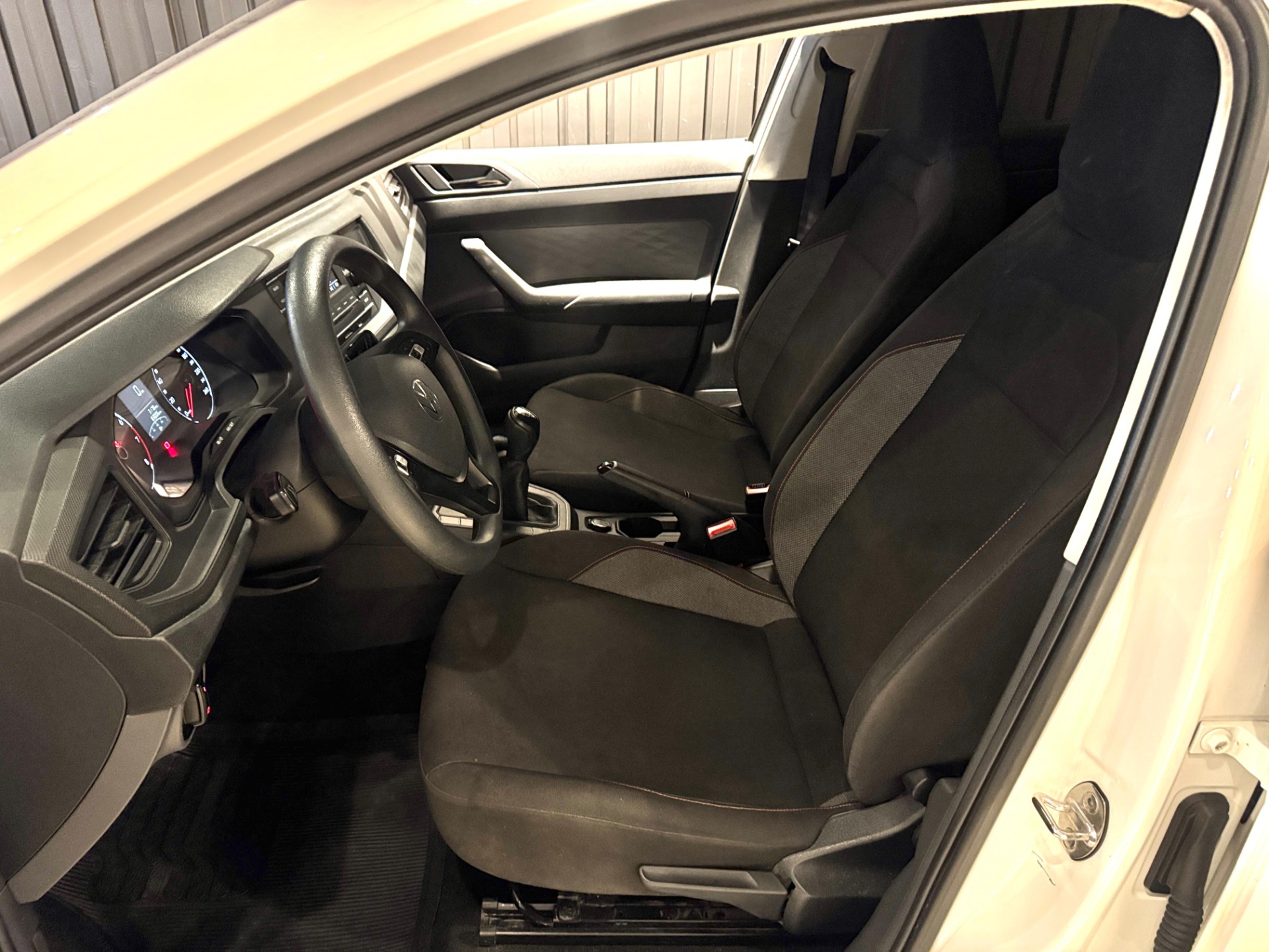 Volkswagen Polo Track 1.0 Flex 12V 5P - foto 13