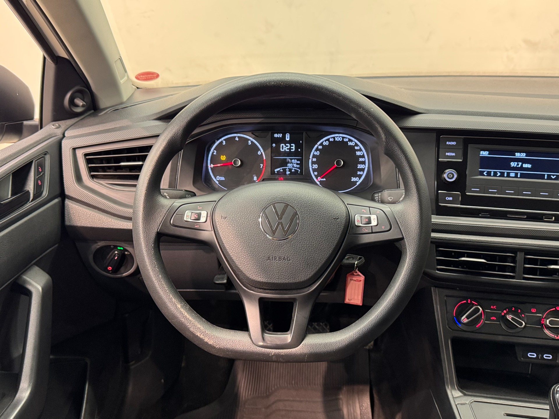 Volkswagen Polo Track 1.0 Flex 12V 5P - foto 9