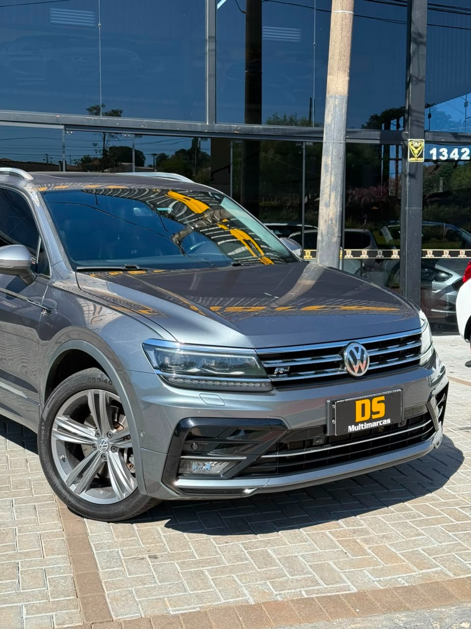 Volkswagen Tiguan Allspac R Line 350 TSI 2.0 4X4 - foto 2