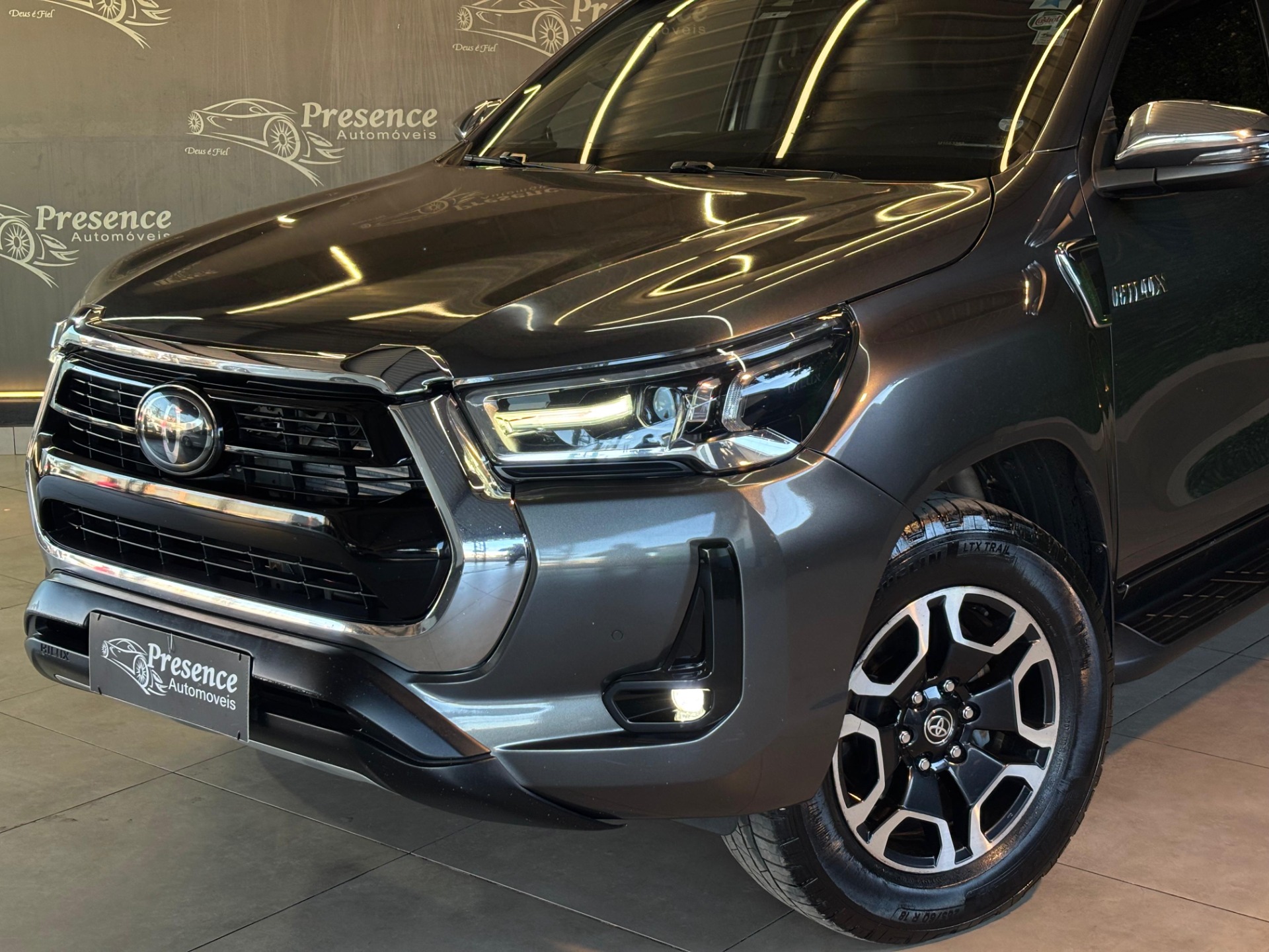 Toyota Hilux Cd Srx 4X4 2.8 TDI 16V Diesel Aut. - foto 2