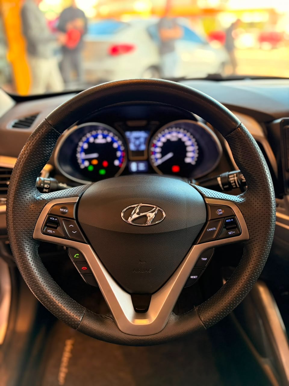 Hyundai Veloster 1.6 16V 140cv Aut. - foto 6