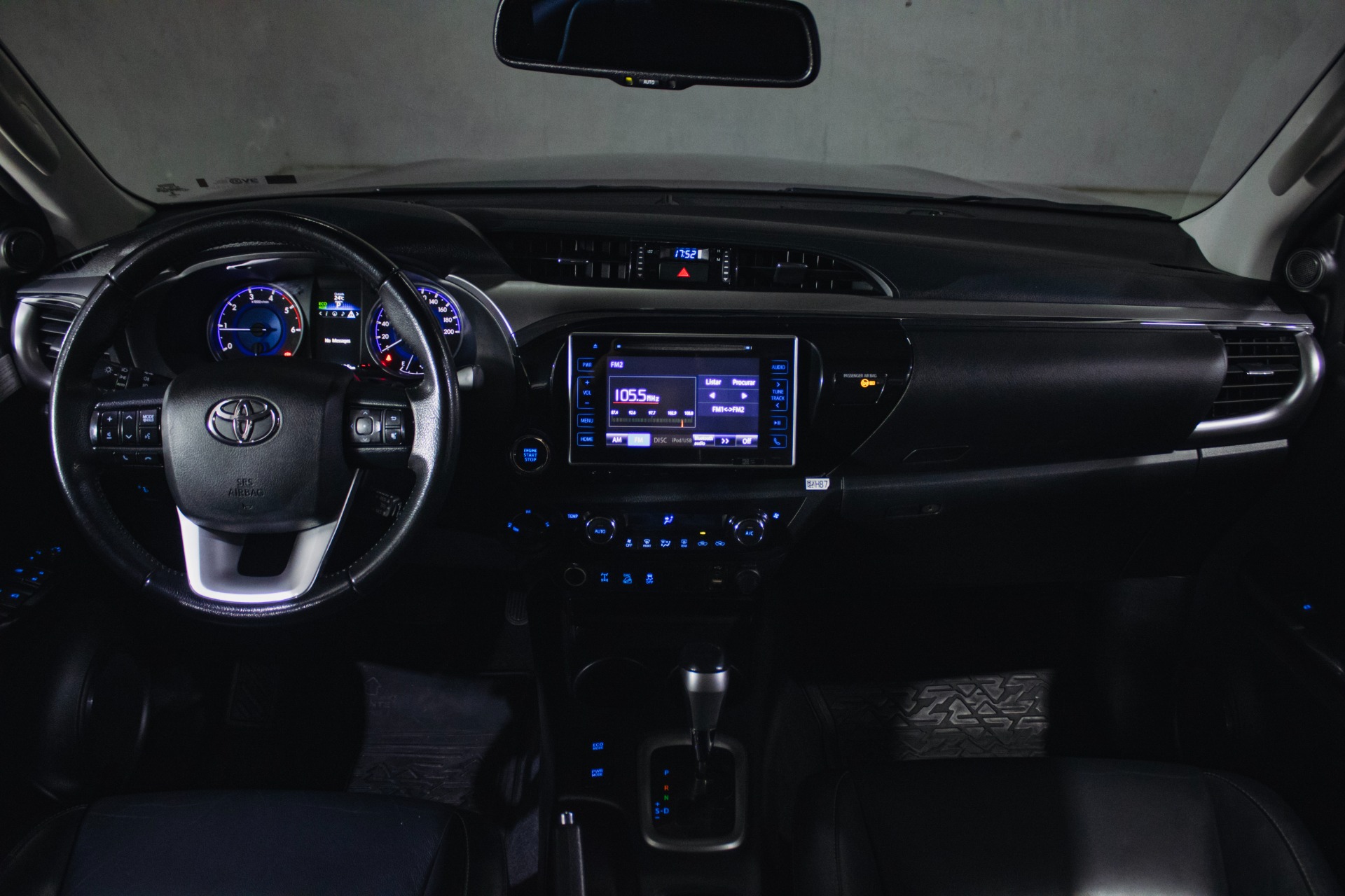 Toyota Hilux Cd Srv 4X4 2.8 TDI Diesel Aut. - foto 7