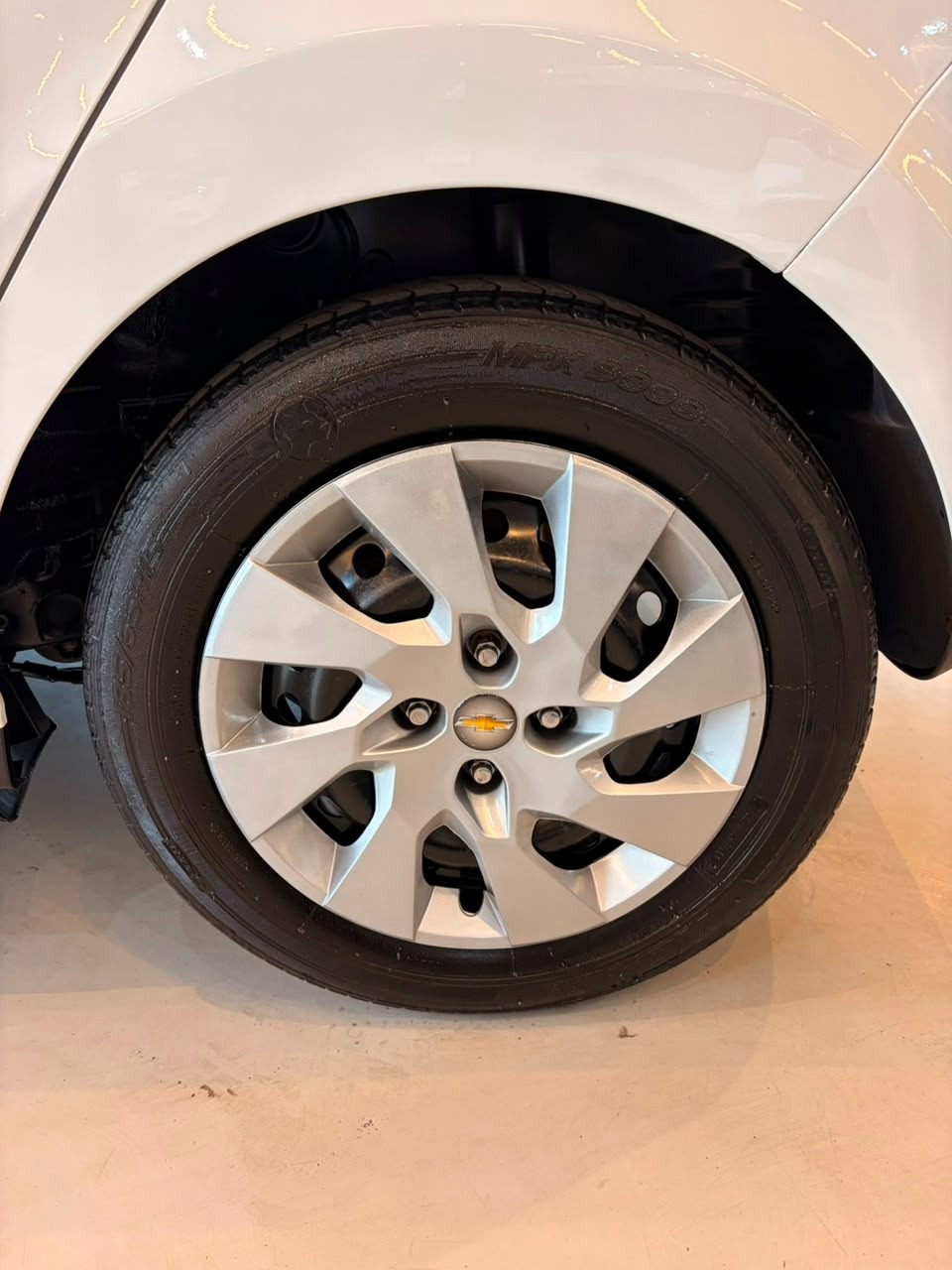 Chevrolet Onix Hatch LT 1.4 8V Flexpower 5P Mec. - foto 2
