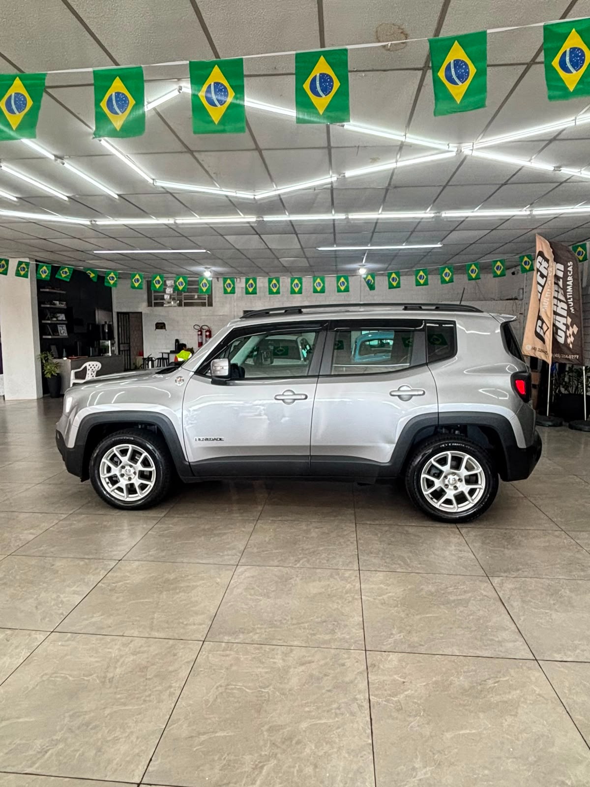 Jeep Renegade Sport 1.8 4X2 Flex 16V Aut. - foto 8