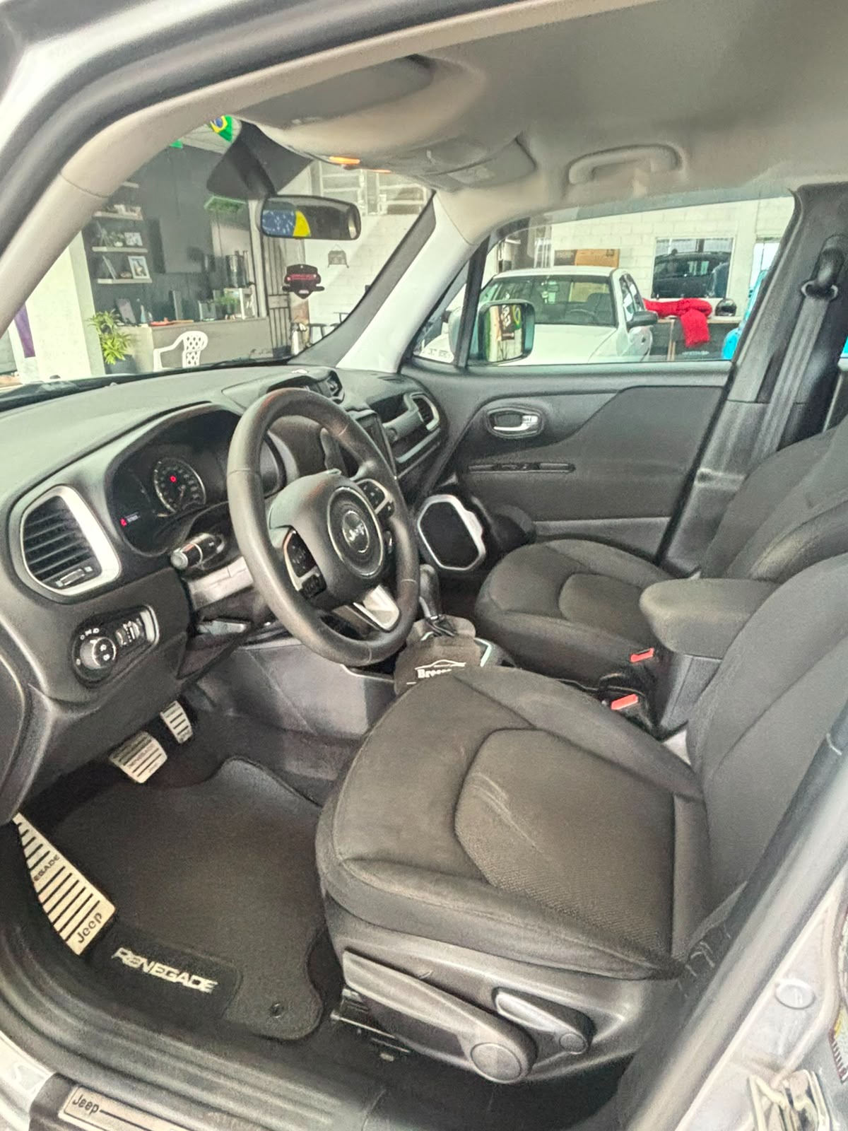 Jeep Renegade Sport 1.8 4X2 Flex 16V Aut. - foto 11