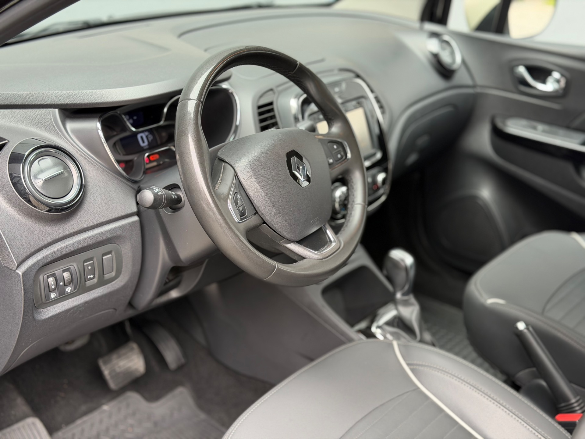 Renault Captur Intense 1.6 16V Flex 5P Aut. - foto 8