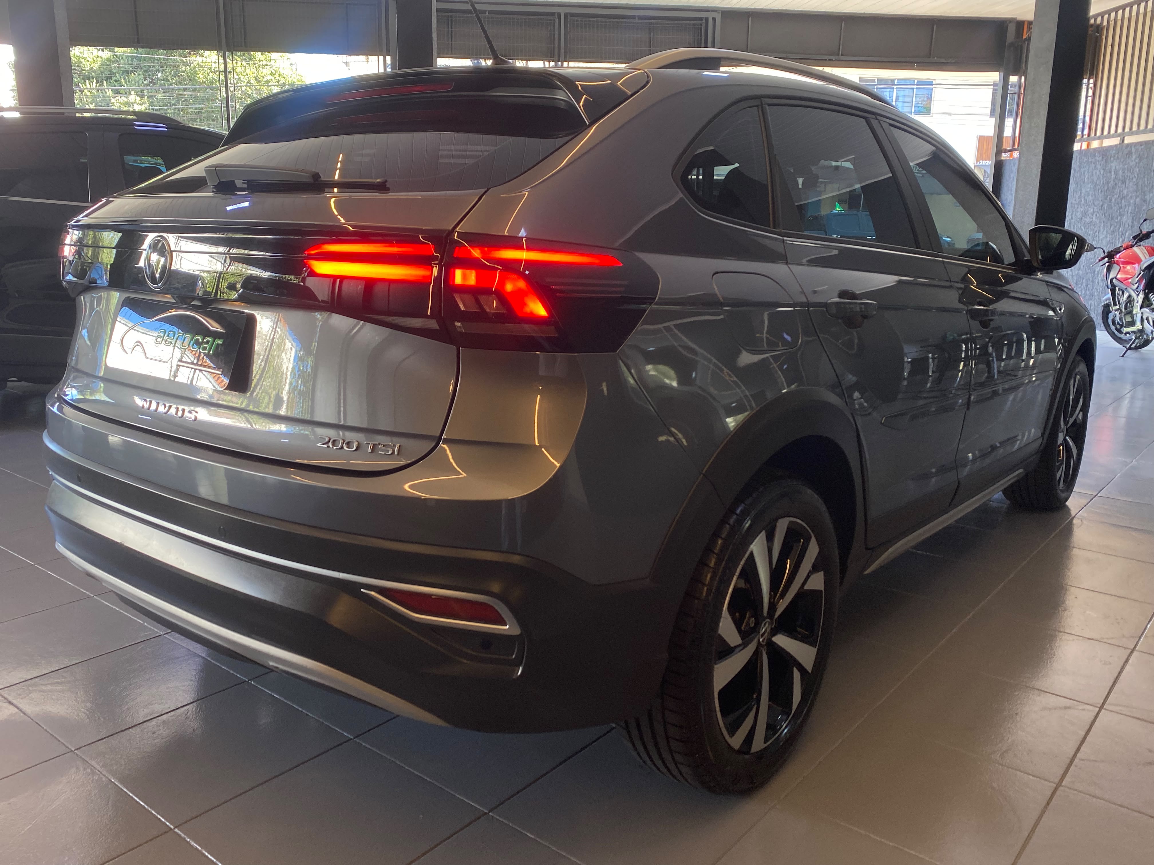 Volkswagen Nivus Highline 1.0 200 TSI Flex Aut. - foto 8