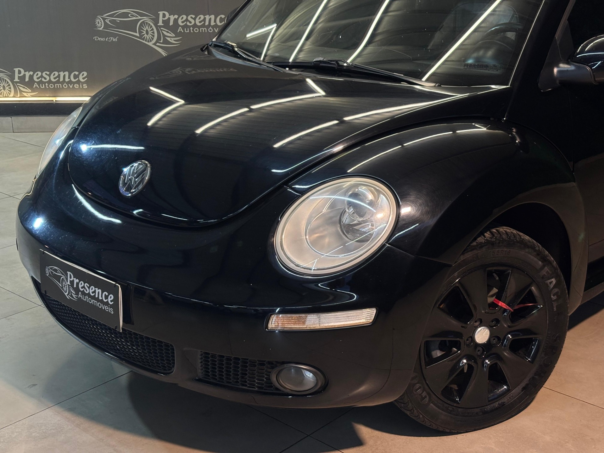 Volkswagen New Beetle 2.0 Mi Mec. Aut. - foto 2