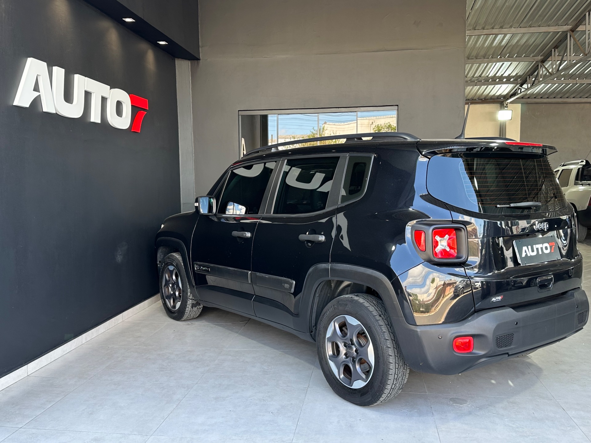 Jeep Renegade 1.8 4X2 Flex 16V Aut. - foto 7