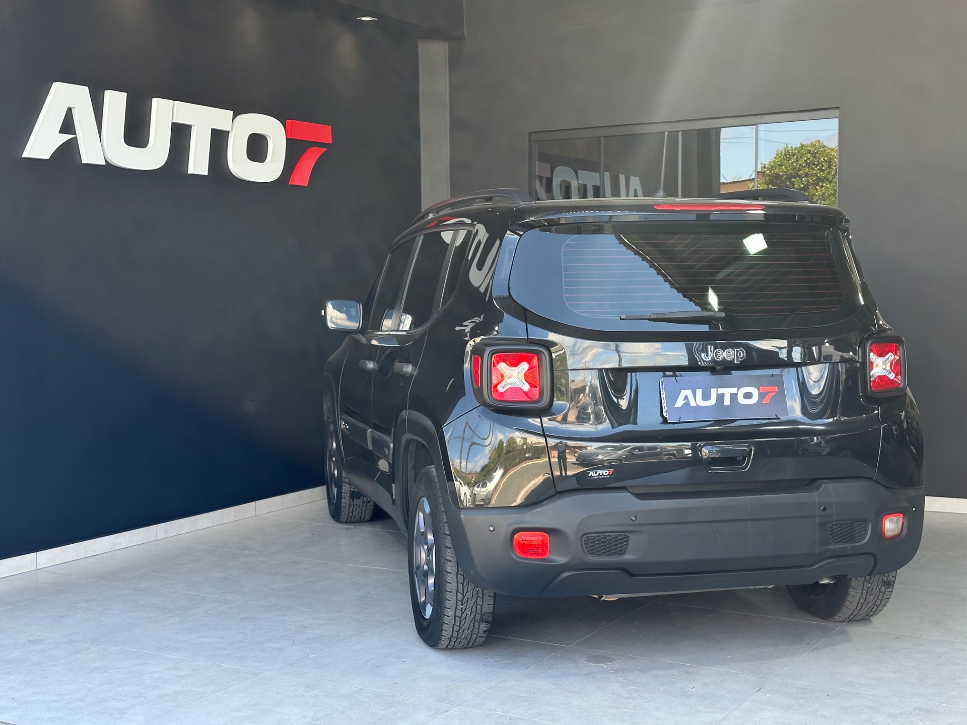 Jeep Renegade 1.8 4X2 Flex 16V Aut. - foto 8