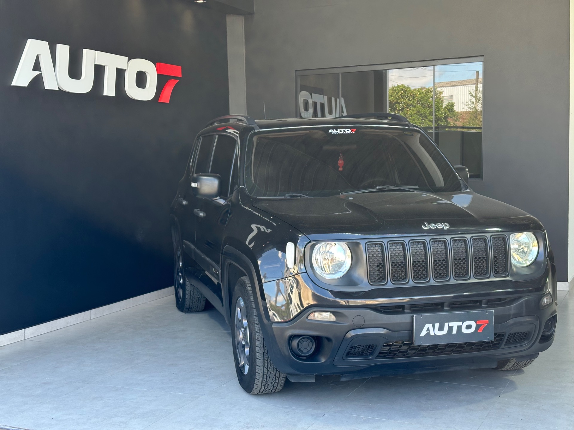 Jeep Renegade 1.8 4X2 Flex 16V Aut. - foto 2