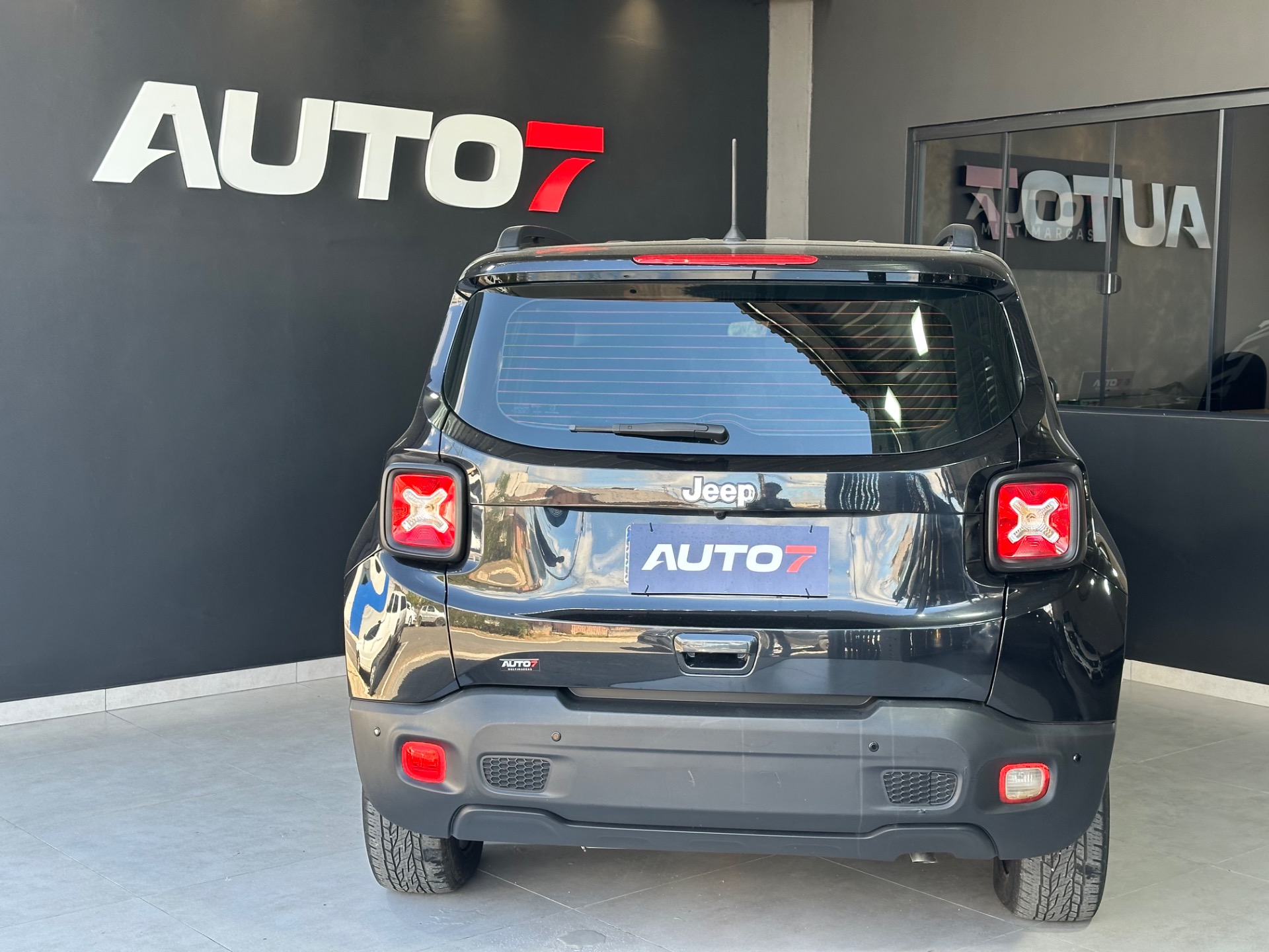 Jeep Renegade 1.8 4X2 Flex 16V Aut. - foto 9