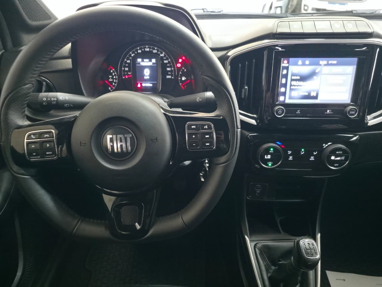 Fiat Strada Volcano 1.3 Flex 8V Cd - foto 9
