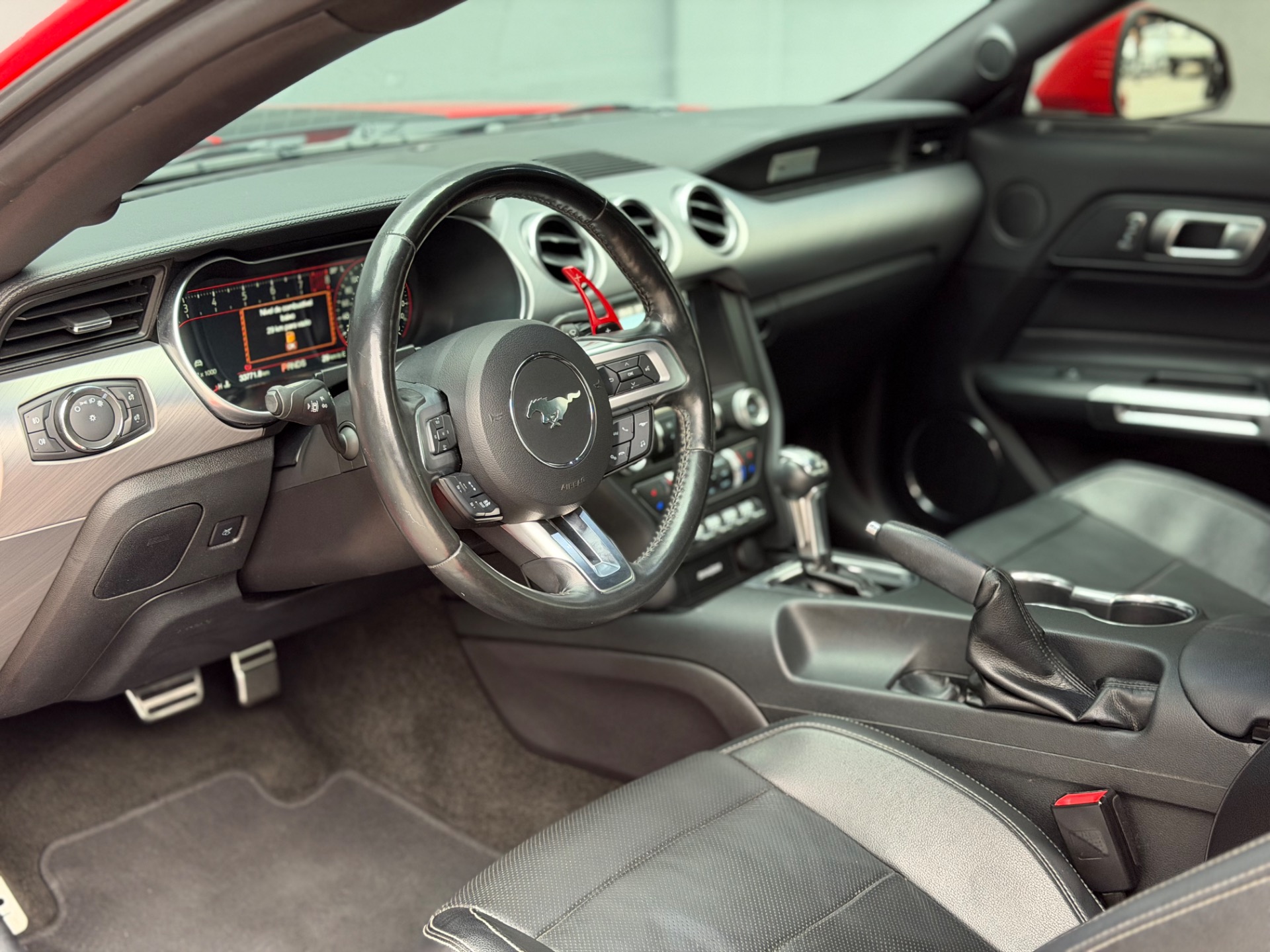 Ford Mustang GT Premium 5.0 V8 - foto 8
