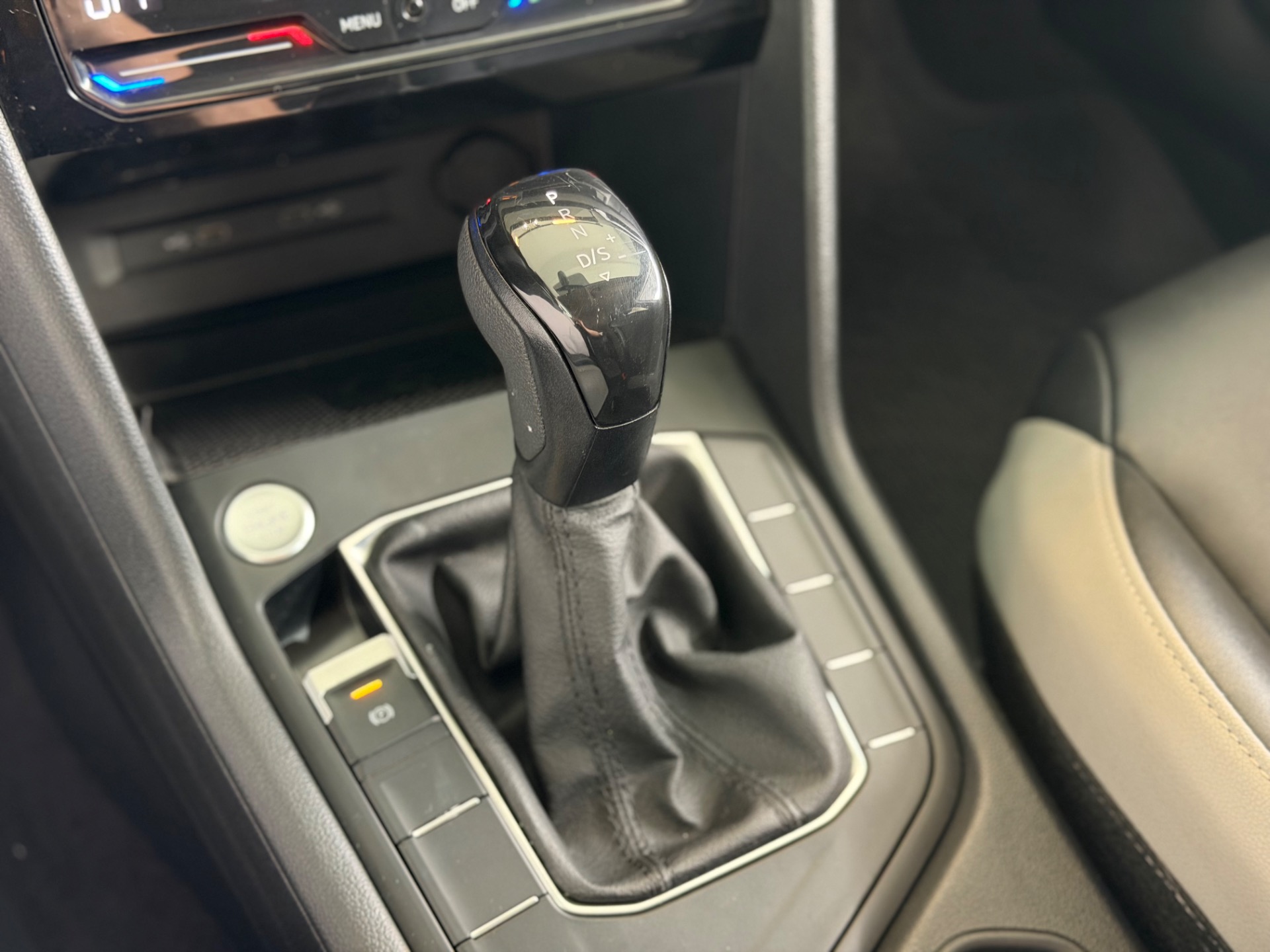 Volkswagen Taos Comfortline 1.4 250 TSI Flex Aut. - foto 12