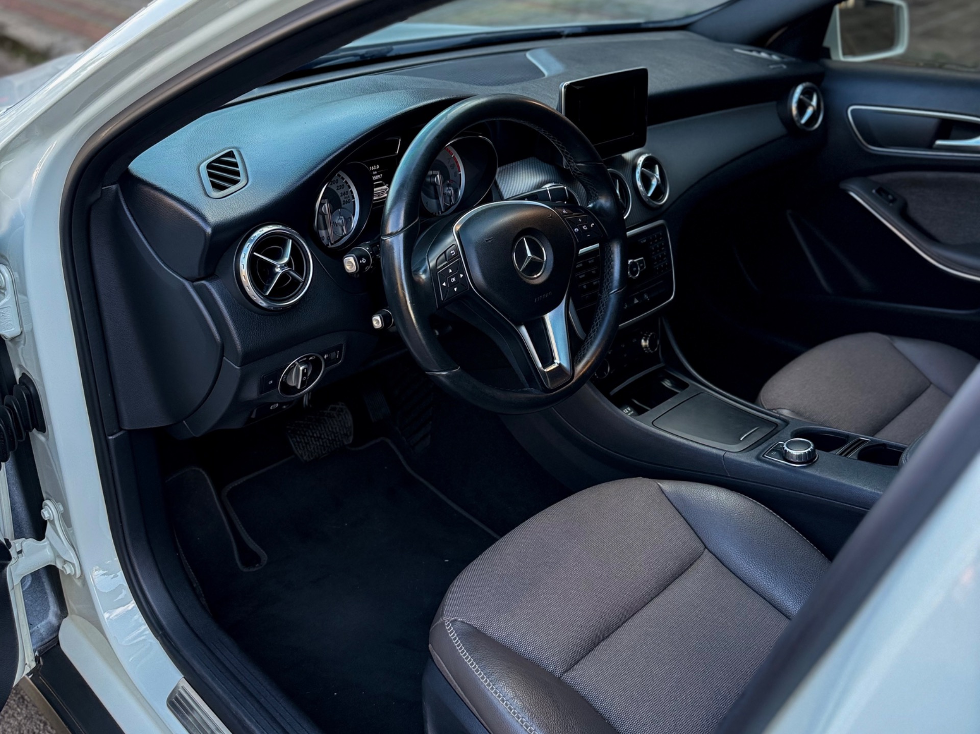 Mercedes-Benz Classe GLA Gla 200 Style 1.6 Tb 16V Flex Aut. - foto 10