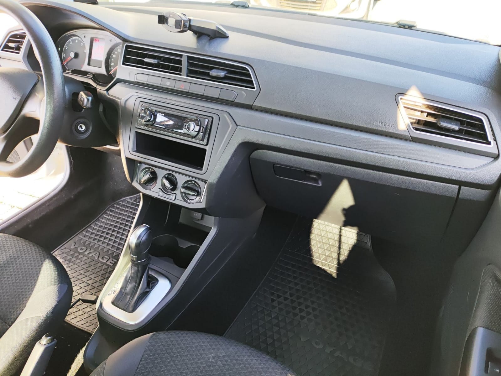 Volkswagen Voyage 1.6 MSI Flex 16V 4P Aut. - foto 13