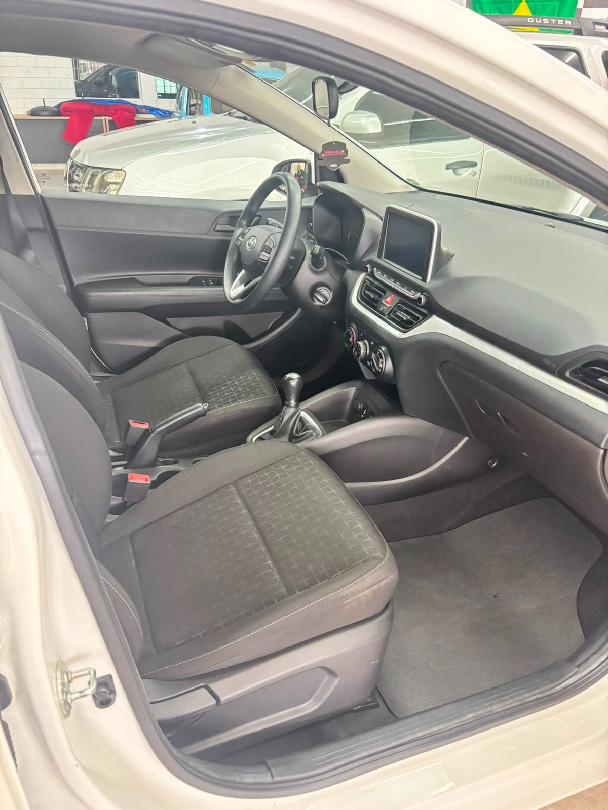Hyundai HB20 Comfort Plus 1.0 Flex 12V Mec. - foto 13