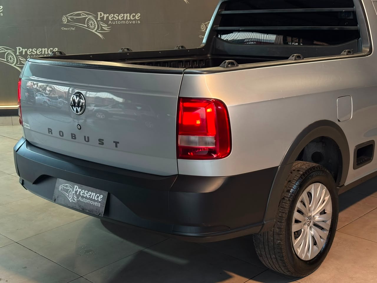 Volkswagen Saveiro Robust 1.6 Total Flex 16V - foto 6