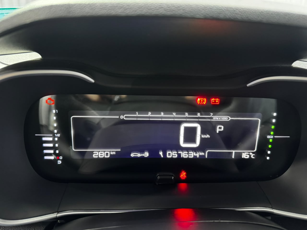 Citroën C4 Cactus Shine Pack 1.6 Turbo Flex Aut. - foto 16