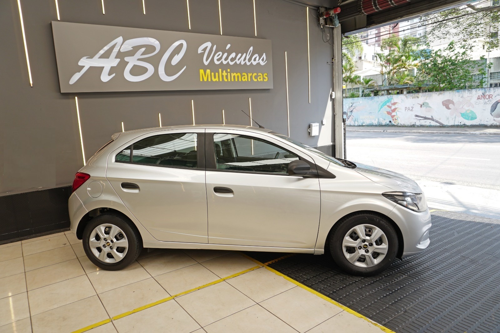 Chevrolet Onix Hatch Joy 1.0 8V Flex 5P Mec. - foto 6