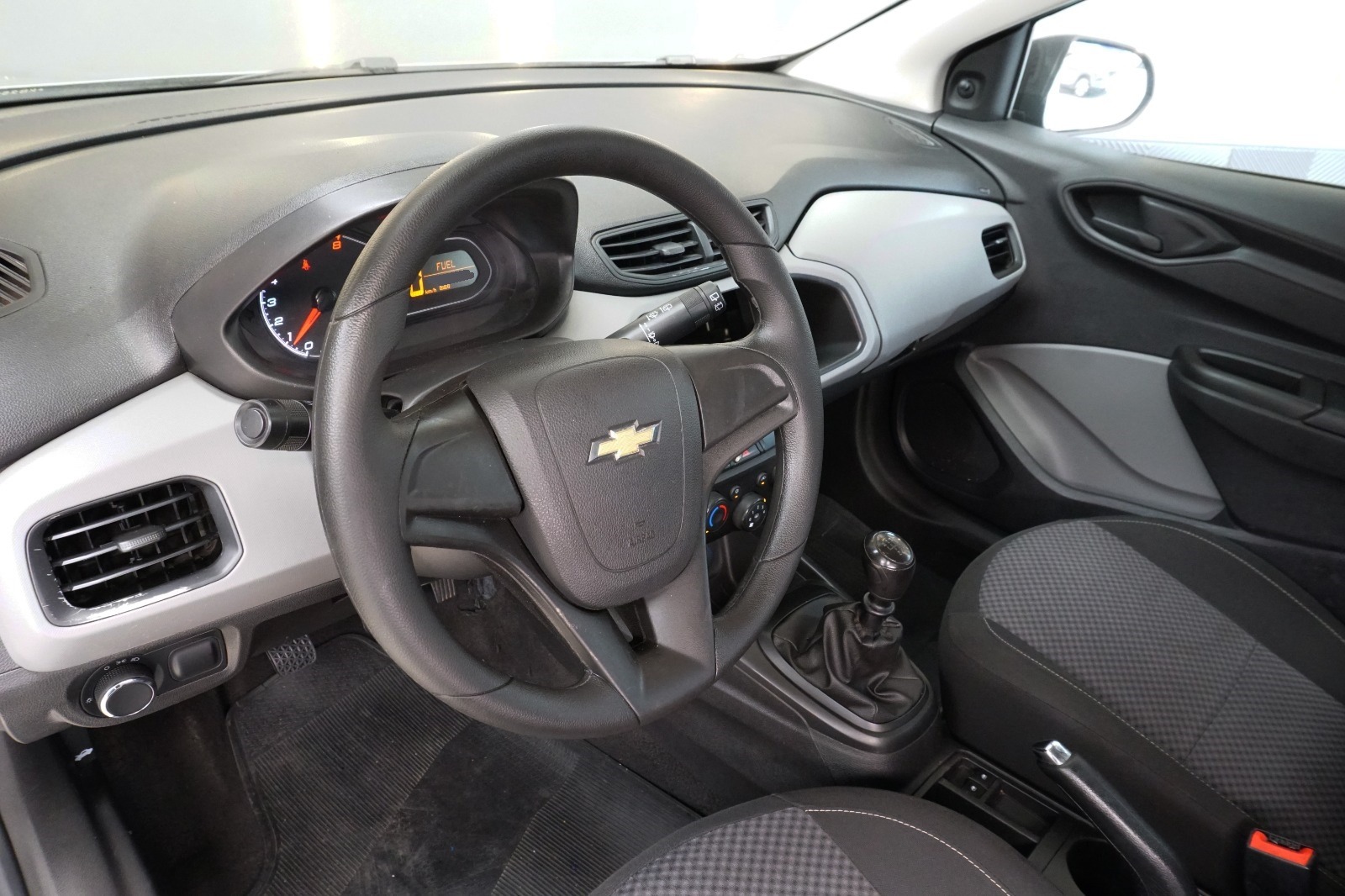 Chevrolet Onix Hatch Joy 1.0 8V Flex 5P Mec. - foto 13