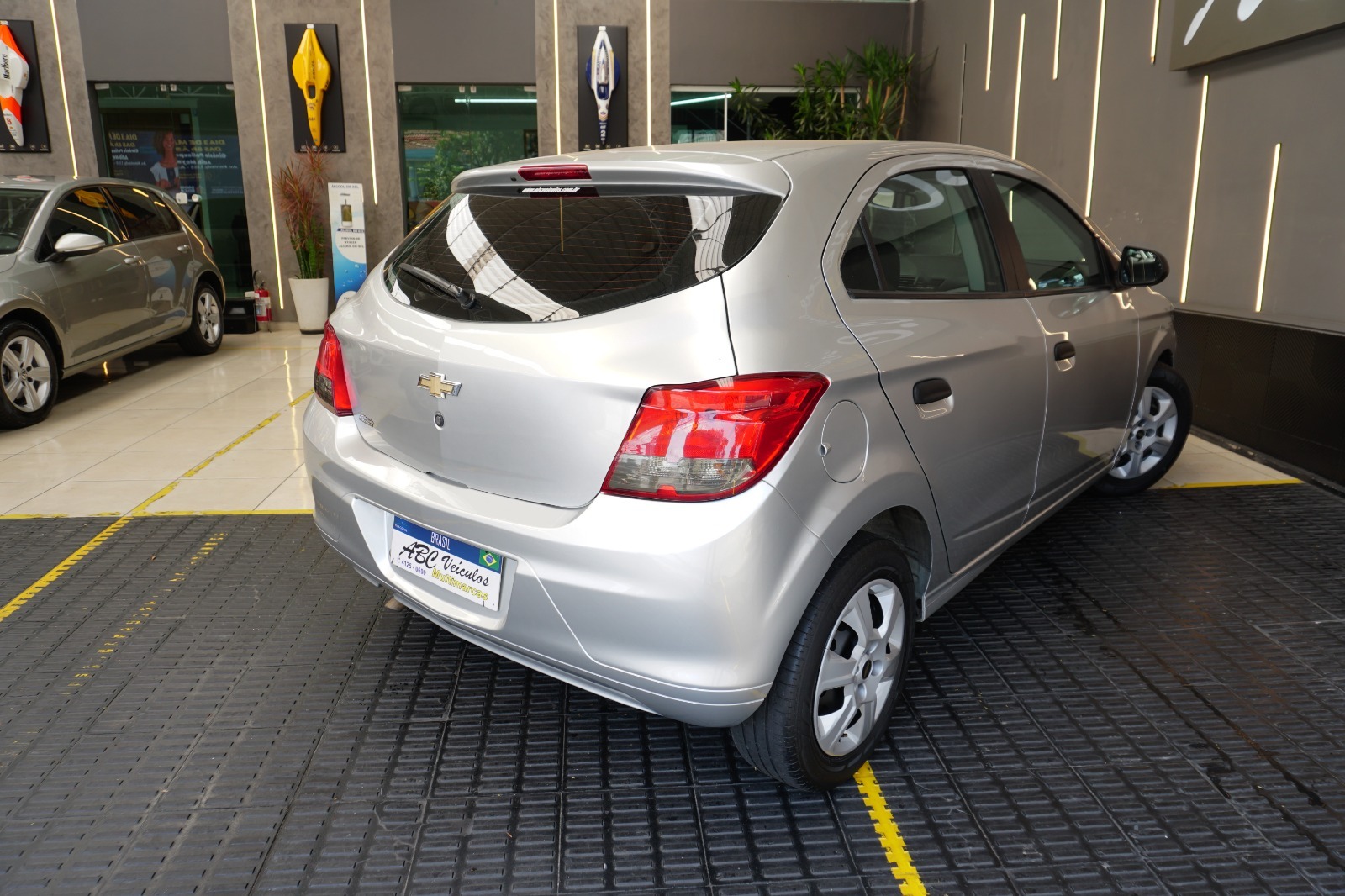 Chevrolet Onix Hatch Joy 1.0 8V Flex 5P Mec. - foto 12
