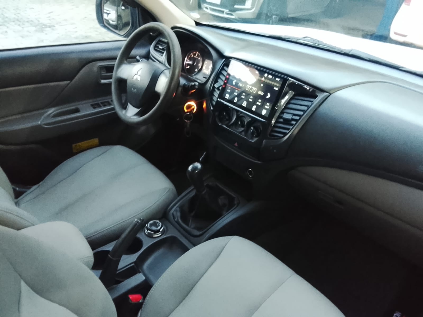 Mitsubishi L200 Tri. Outd. Glx 2.4 Cd 4X4 Die. Mec. - foto 11