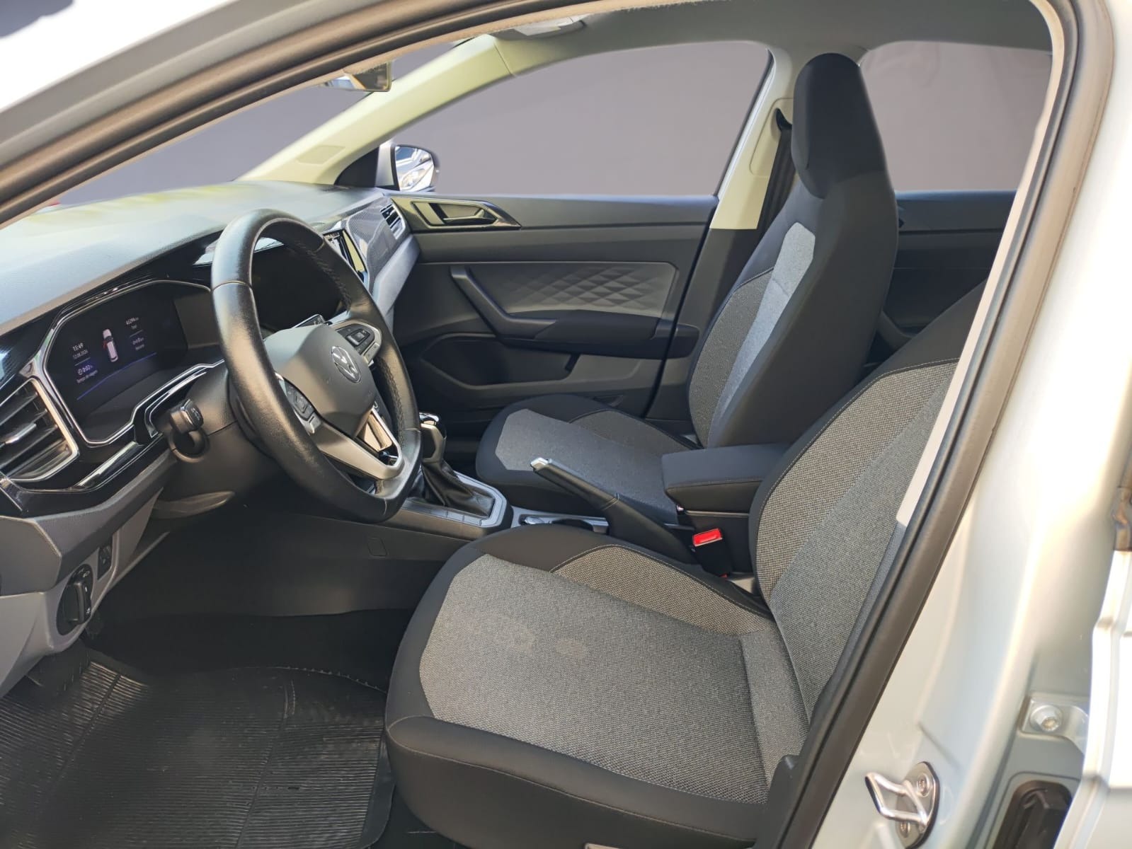 Volkswagen Polo Comfortline TSI 1.0 Flex 12V Aut. - foto 7
