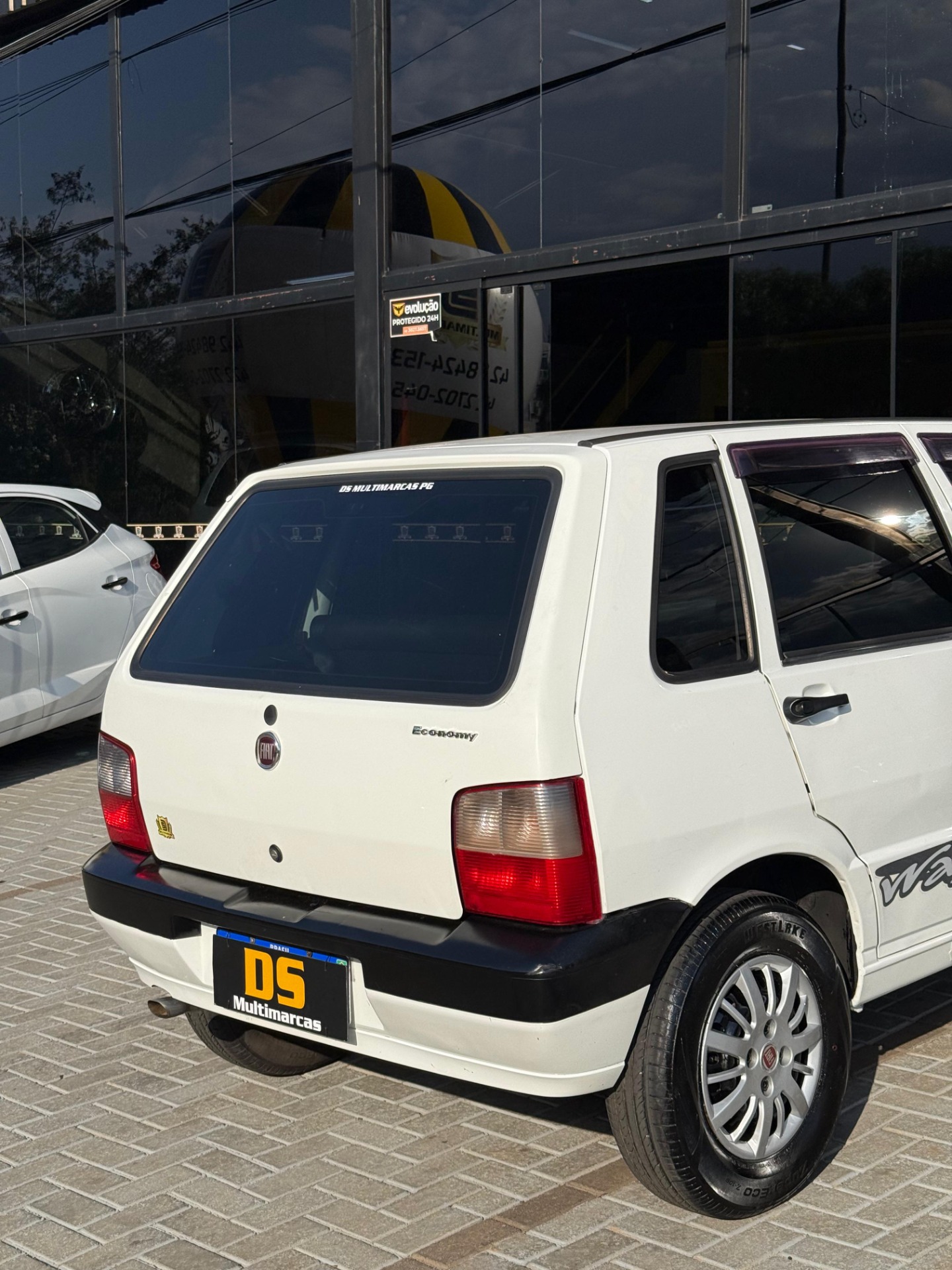 Fiat Uno Mille 1.0 Fire F.flex Economy 4P - foto 9