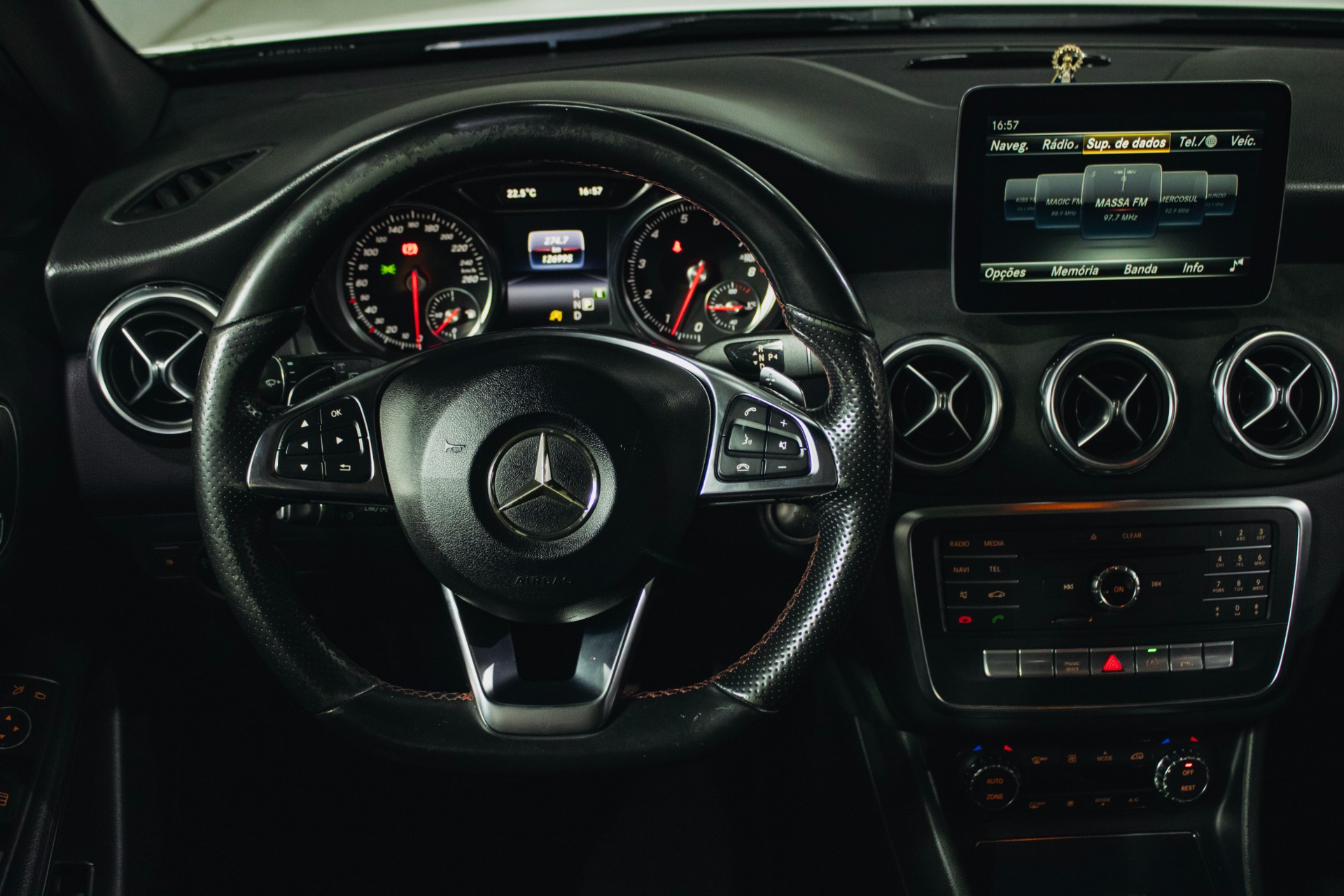Mercedes-Benz Classe GLA Gla 250 Sport 2.0 Tb 16V 4X2 211cv Aut. - foto 8